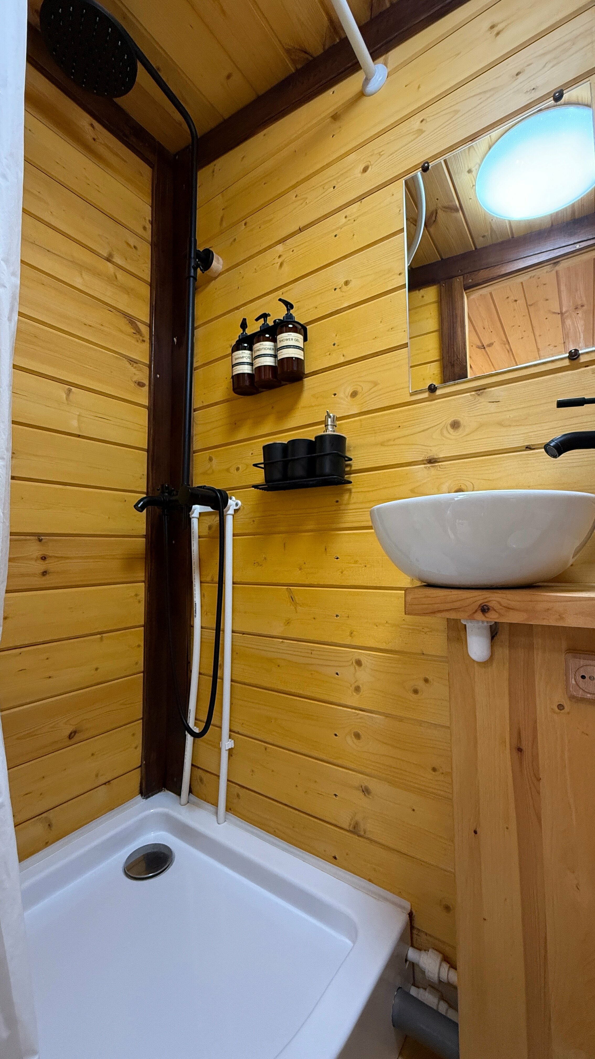 ДОМИК ДЛЯ ДВОИХ (Роза Хутор, Архыз, Домбай)