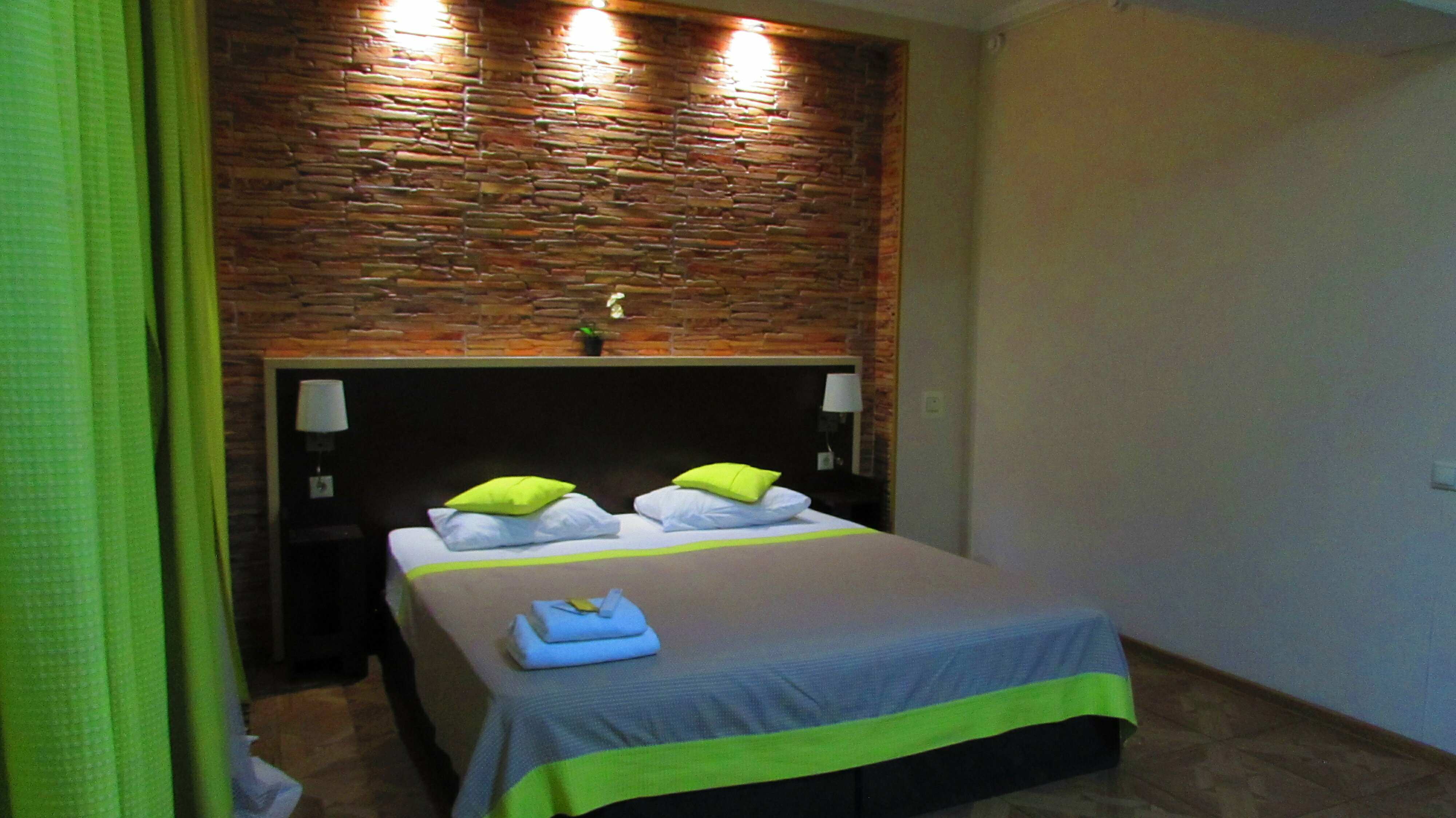 Полулюкс Делюкс