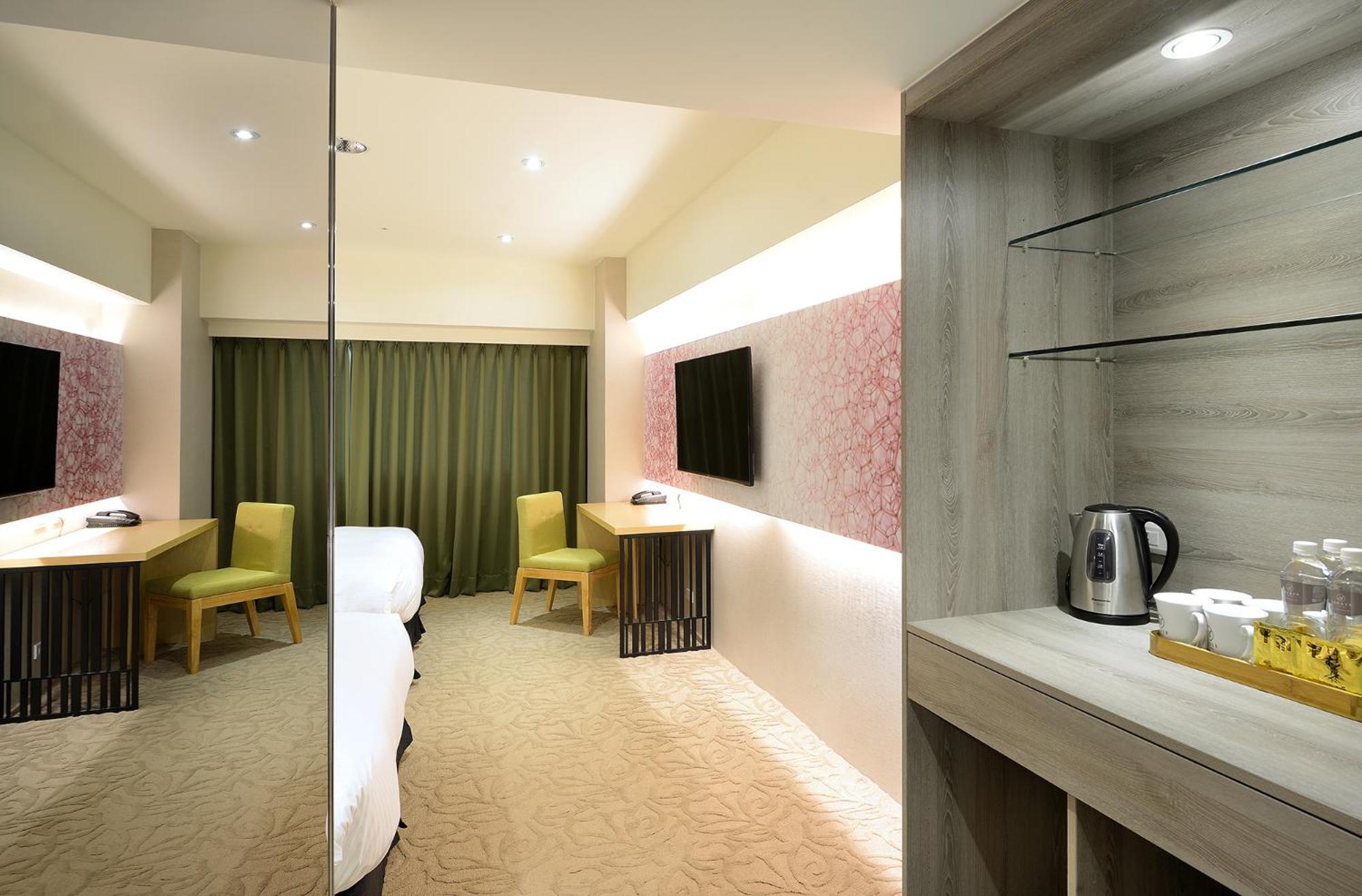 Classic Quadruple Room