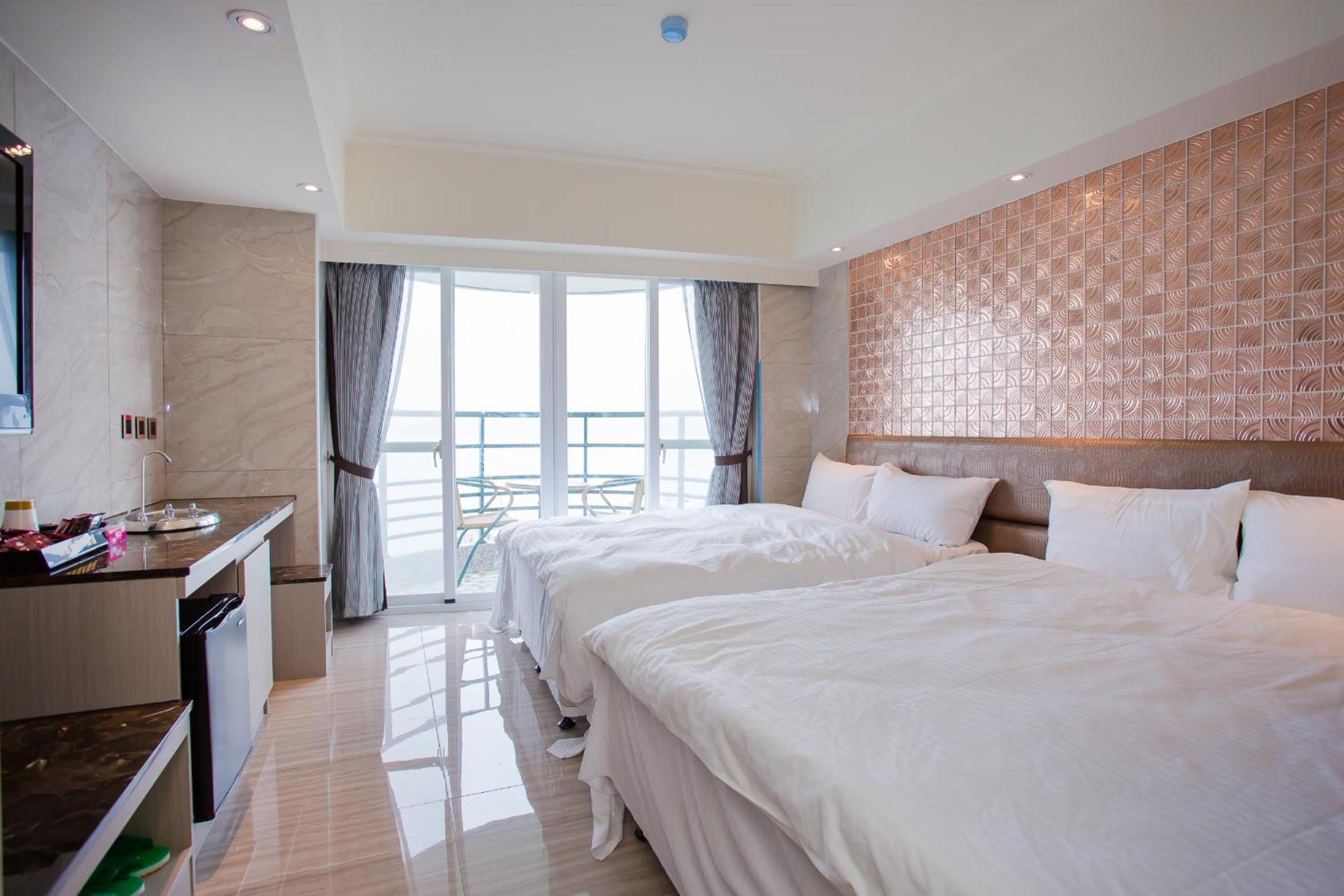 Quadruple Room with Lake View