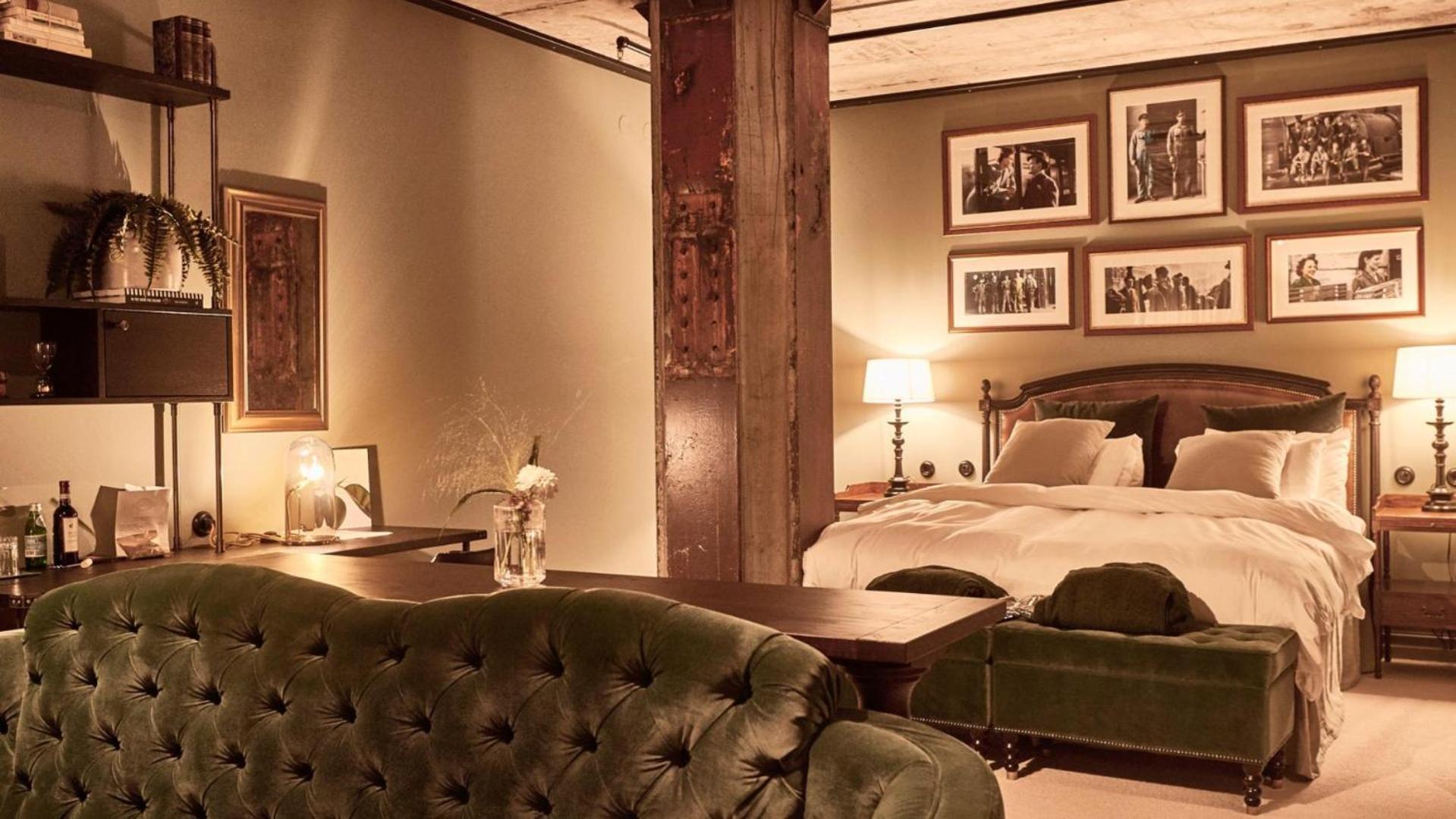 Deluxe Double Room with Lobby View