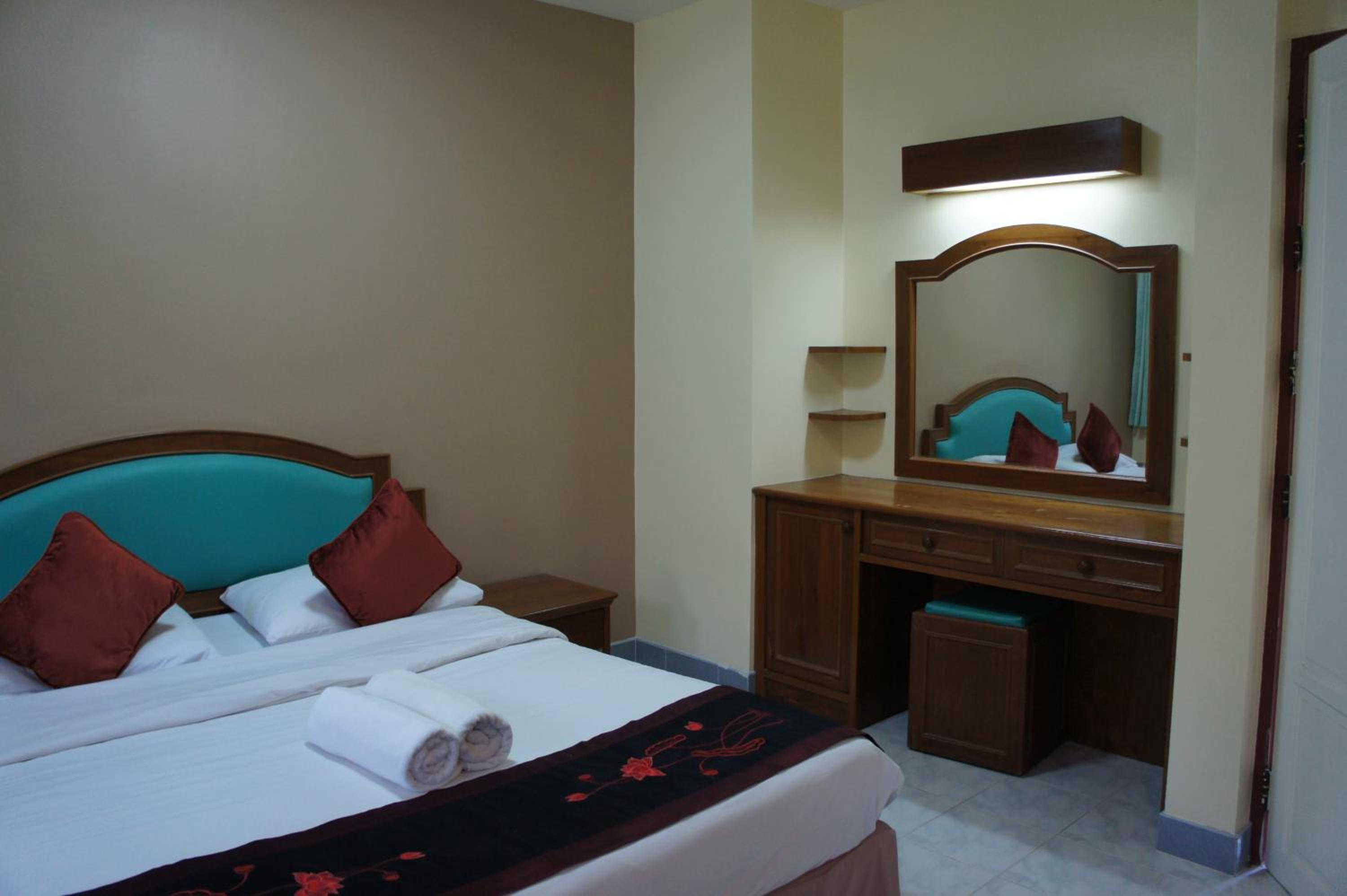 Deluxe Bungalow with Garden View