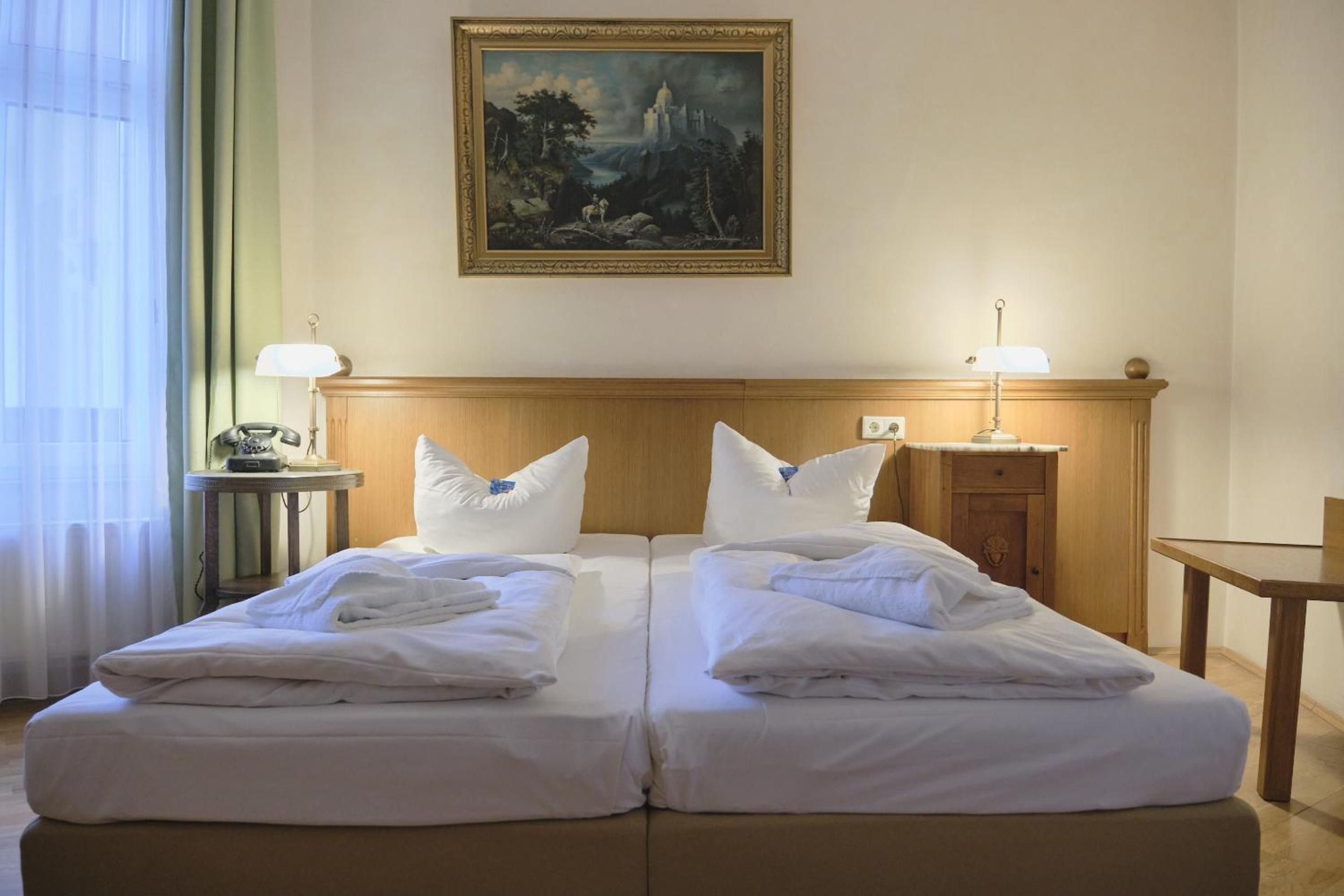 Twin Room in quiet location