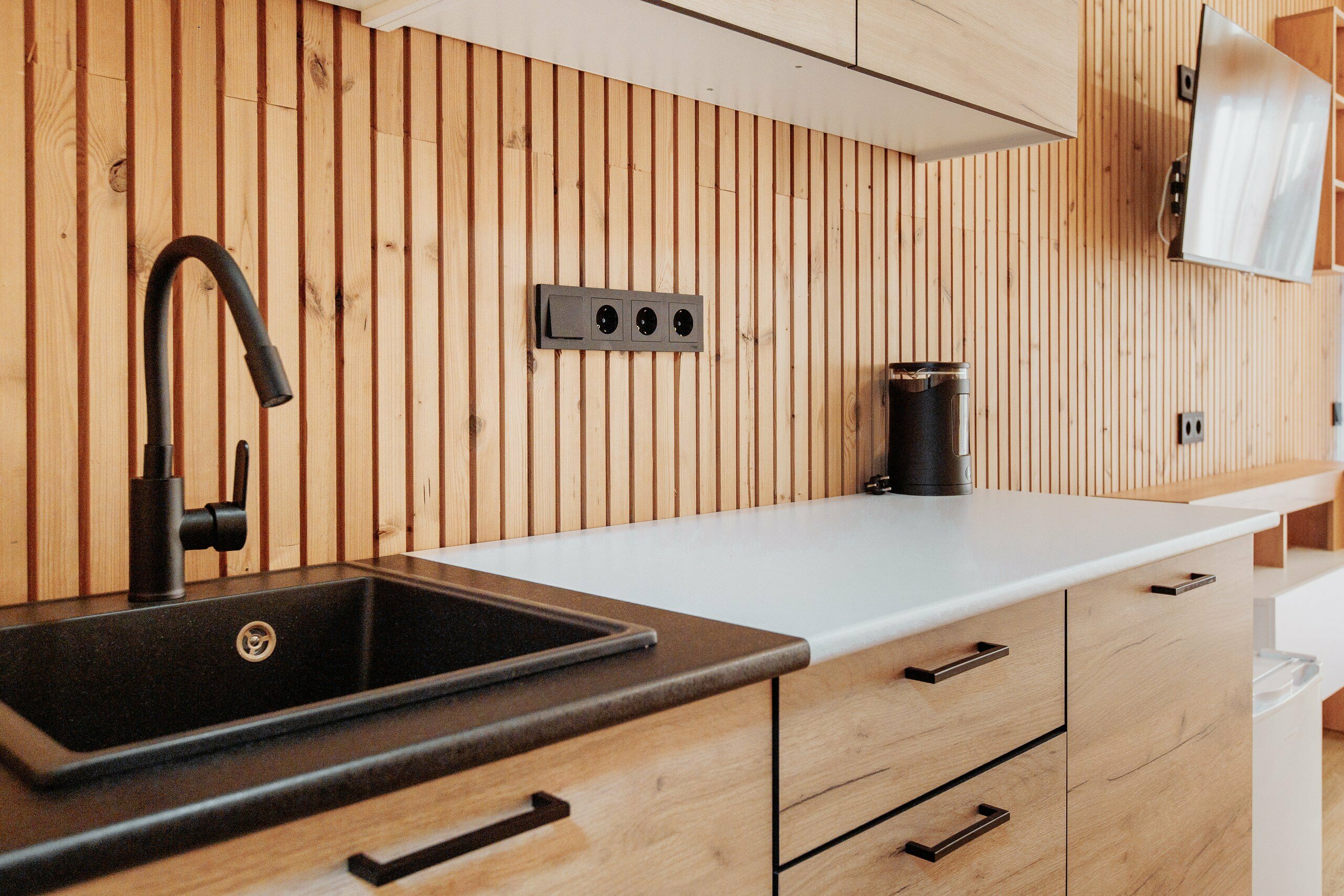 Коттедж четырехместный с видом на море и горы