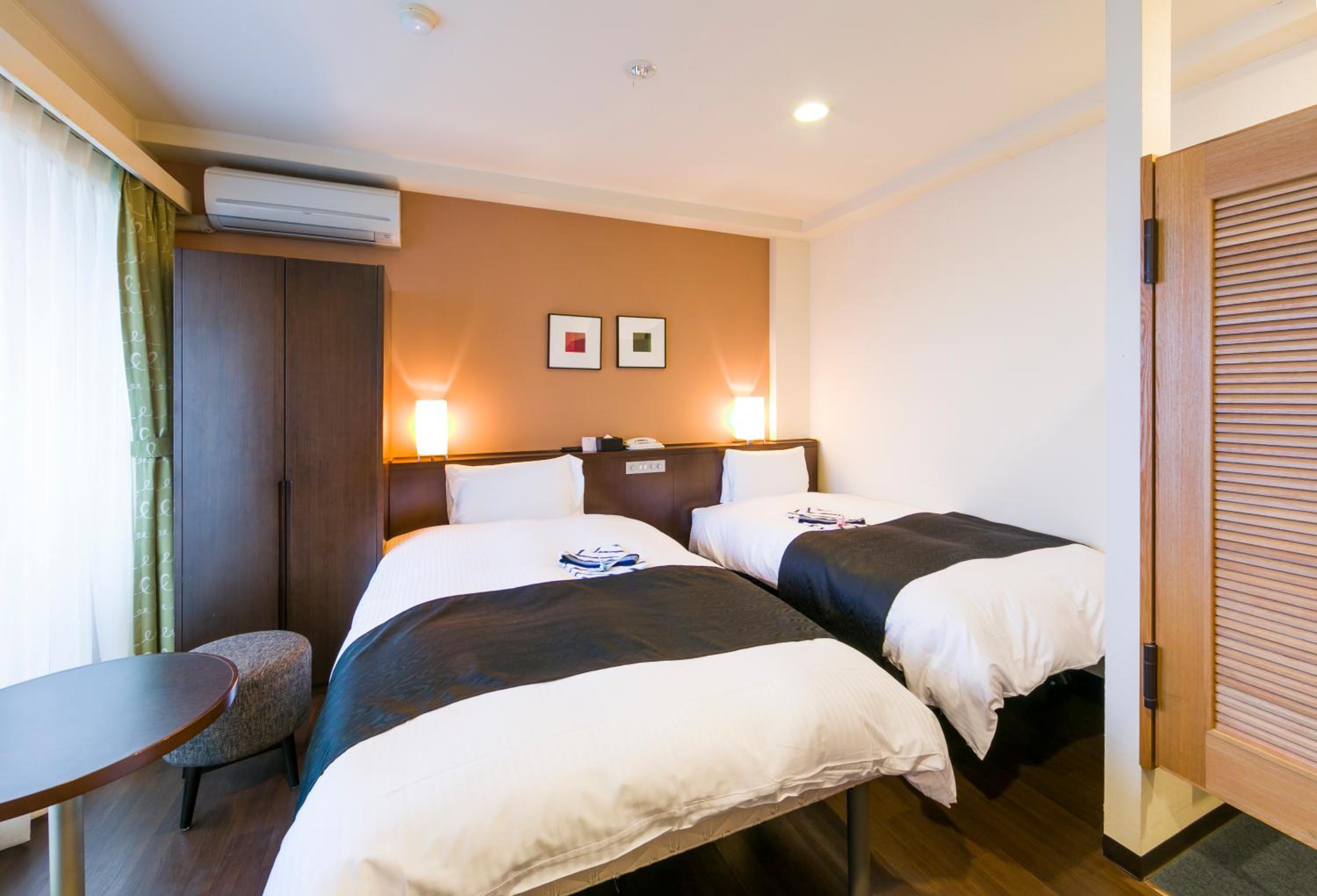 Twin Room - Non-Smoking