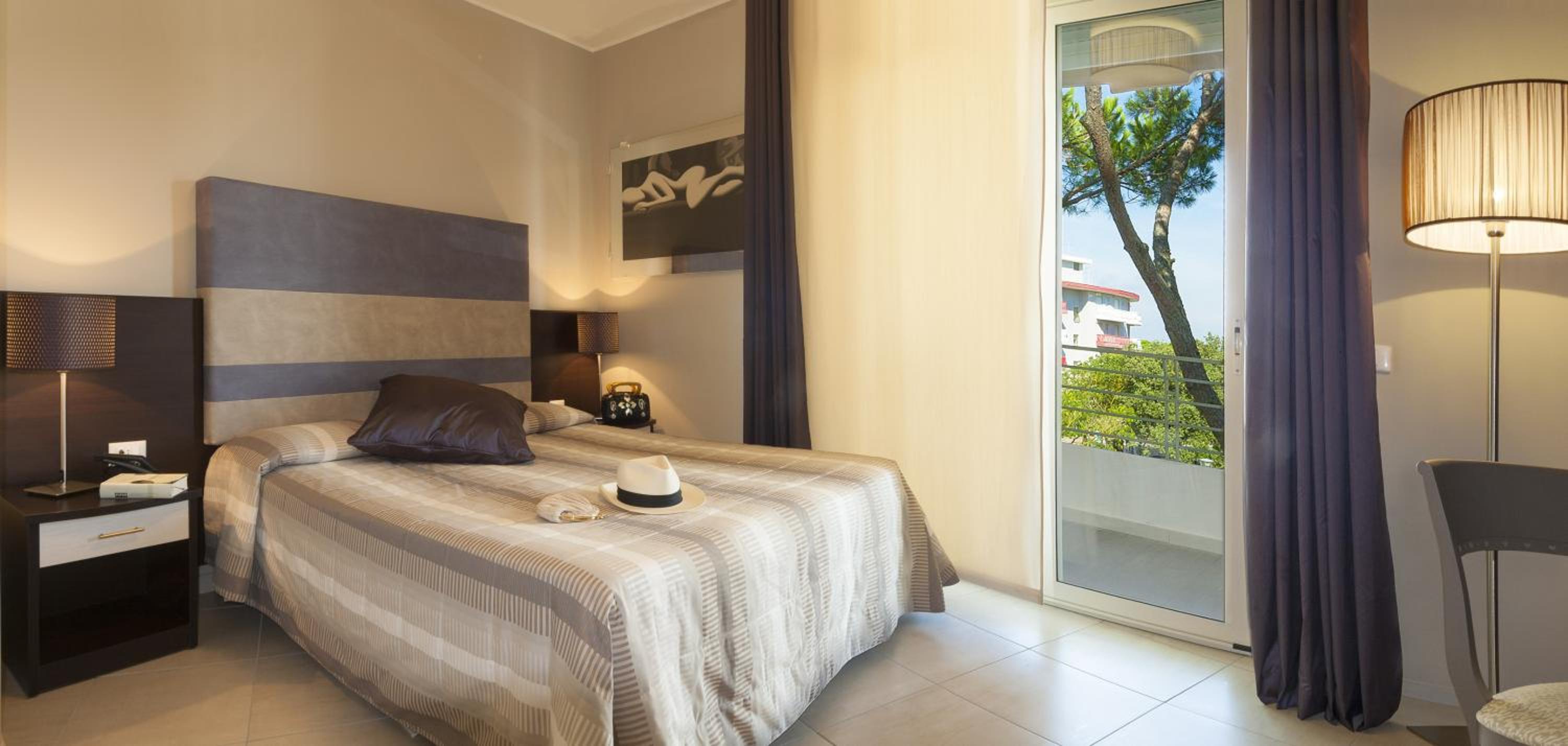 Standard Double or Twin Room with Square View