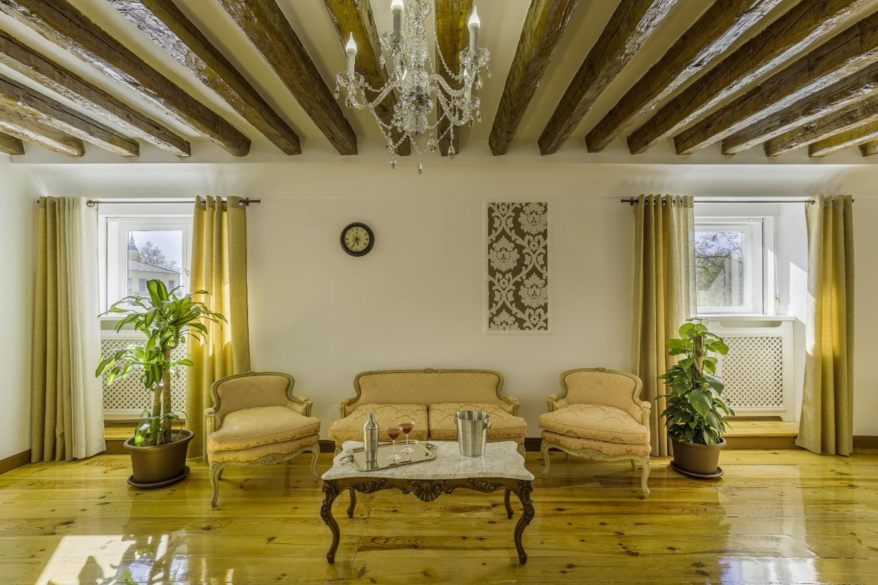 Apartment with Views