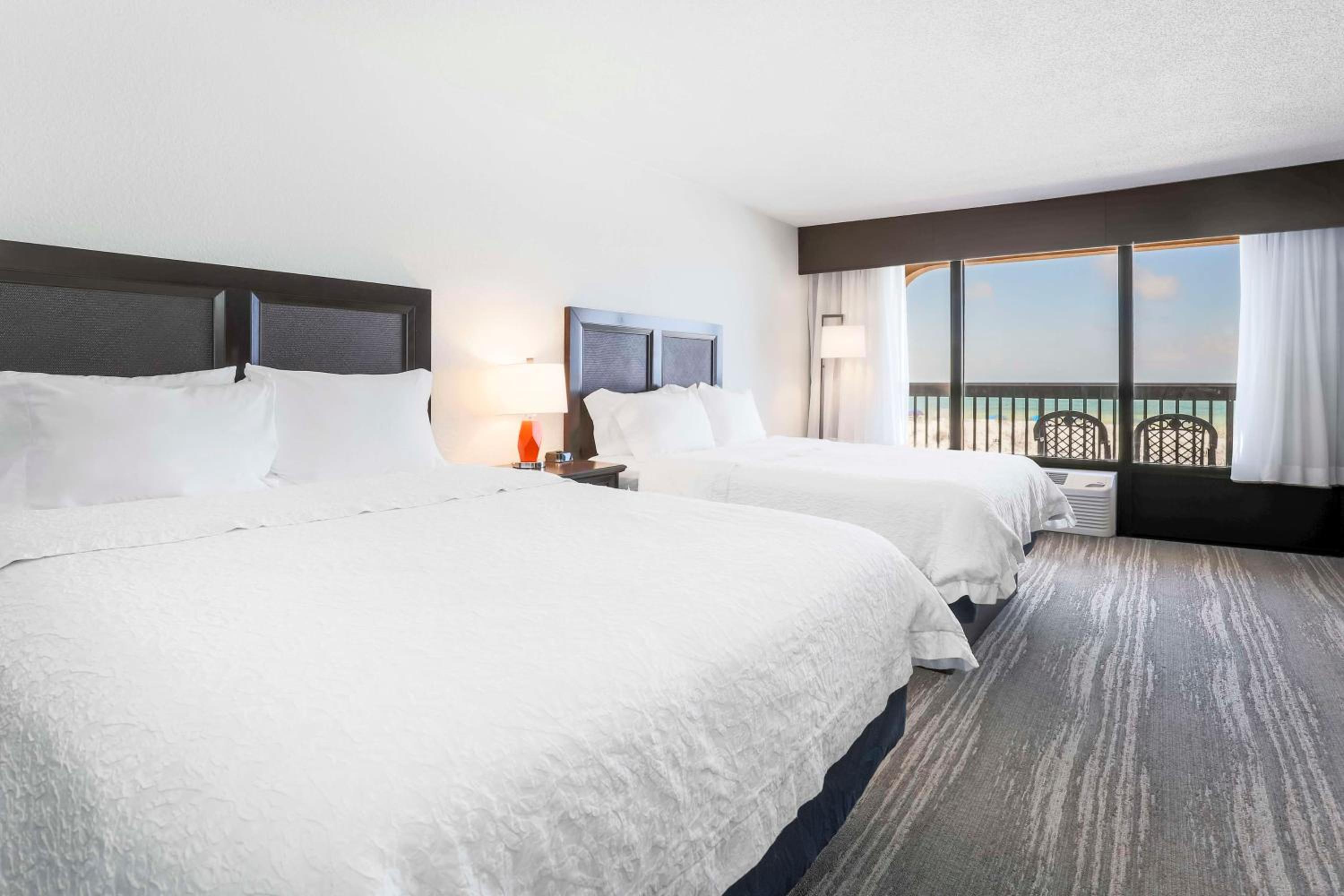 Queen Room with Sofa Bed and Gulf View - Non-Smoking