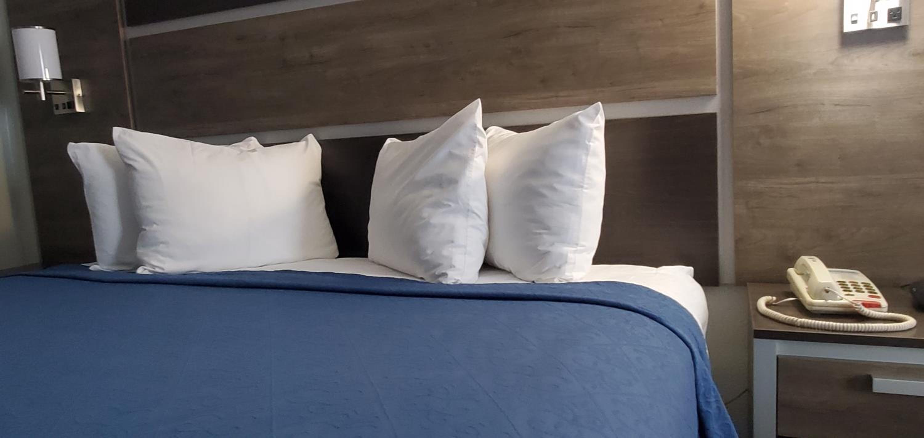 Superior King Room (Non-Smoking)