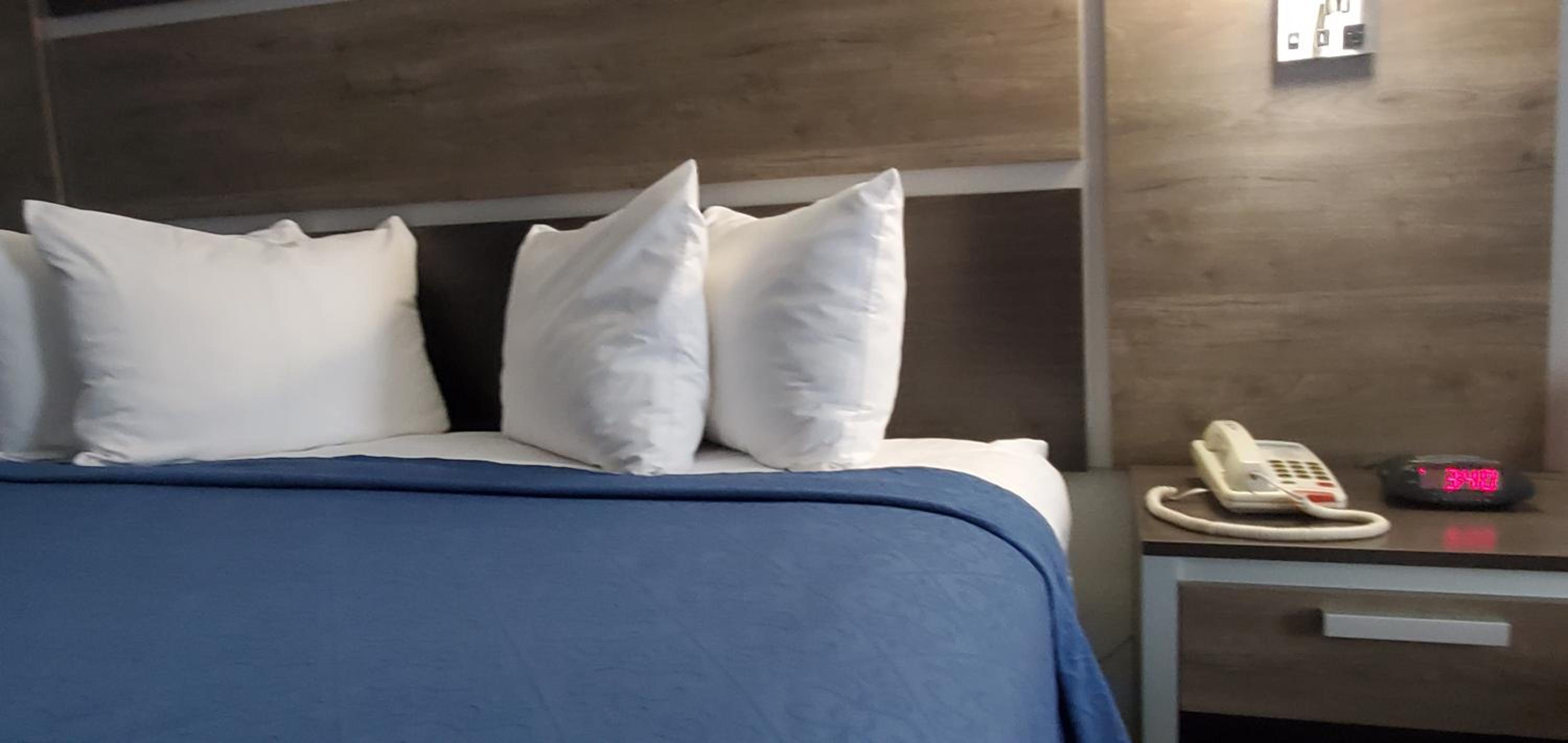 Superior King Room (Non-Smoking)