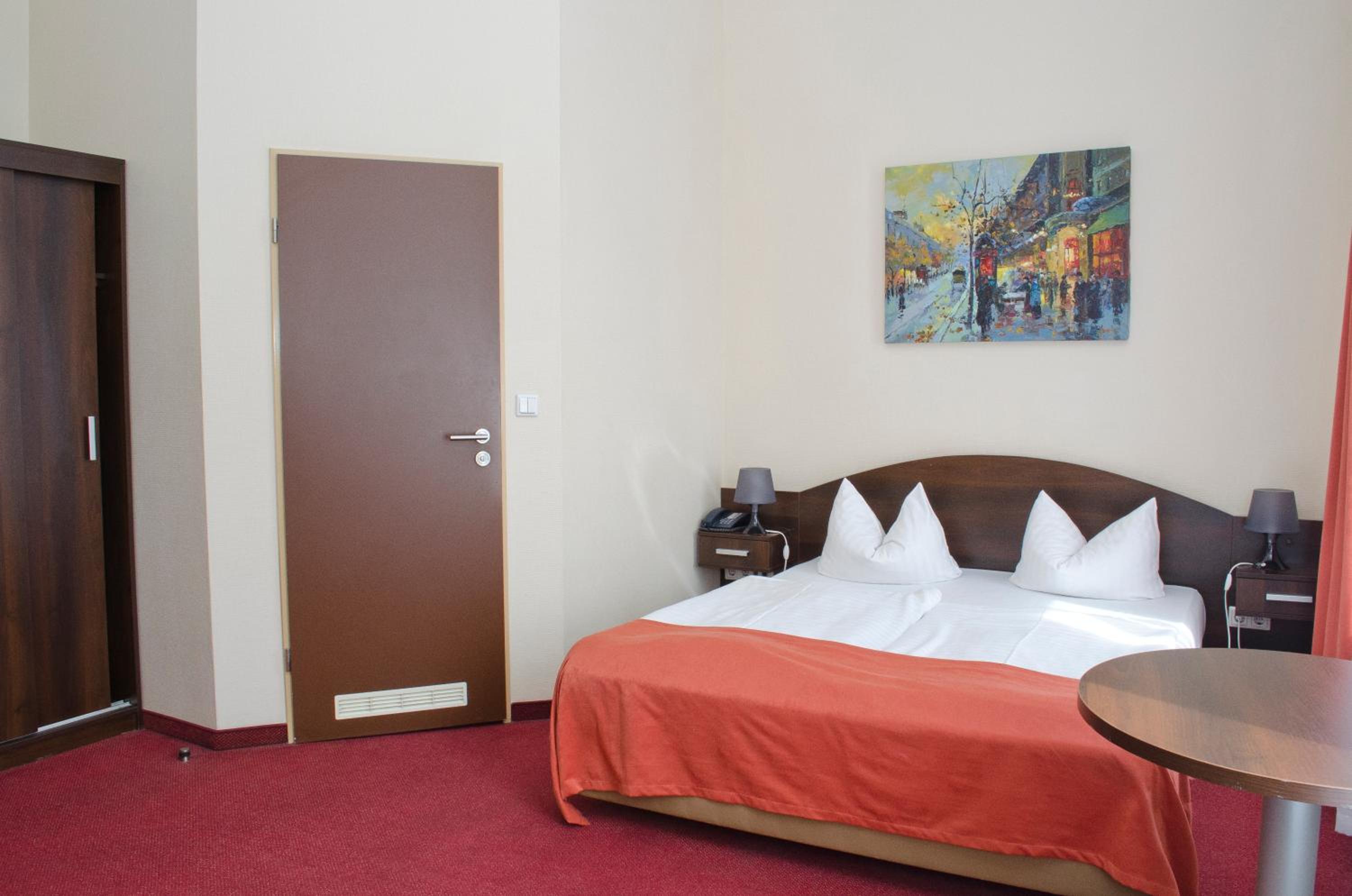 Double Room with Sofa Bed (3 People)