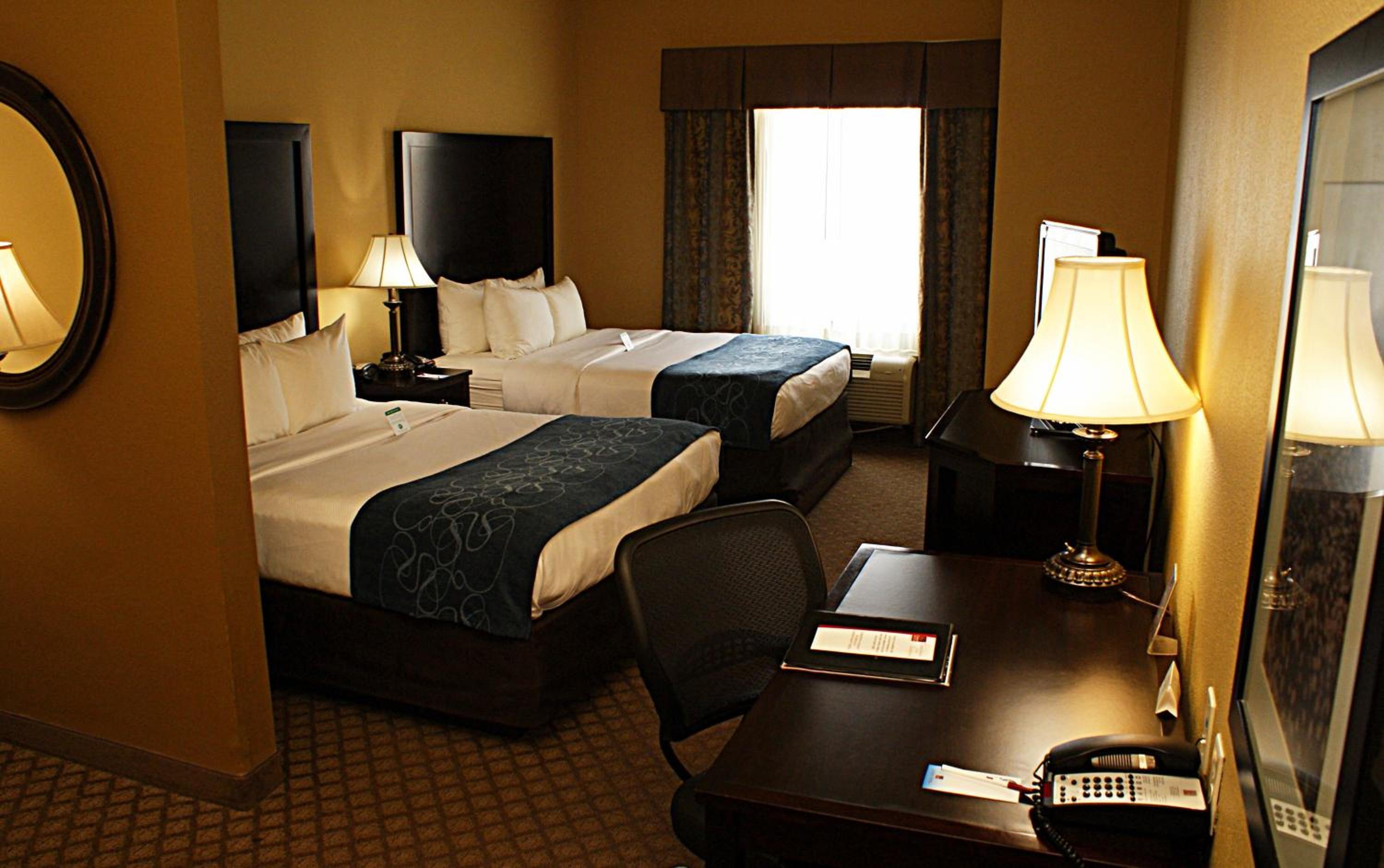 Queen Suite with Two Queen Beds - Non-Smoking