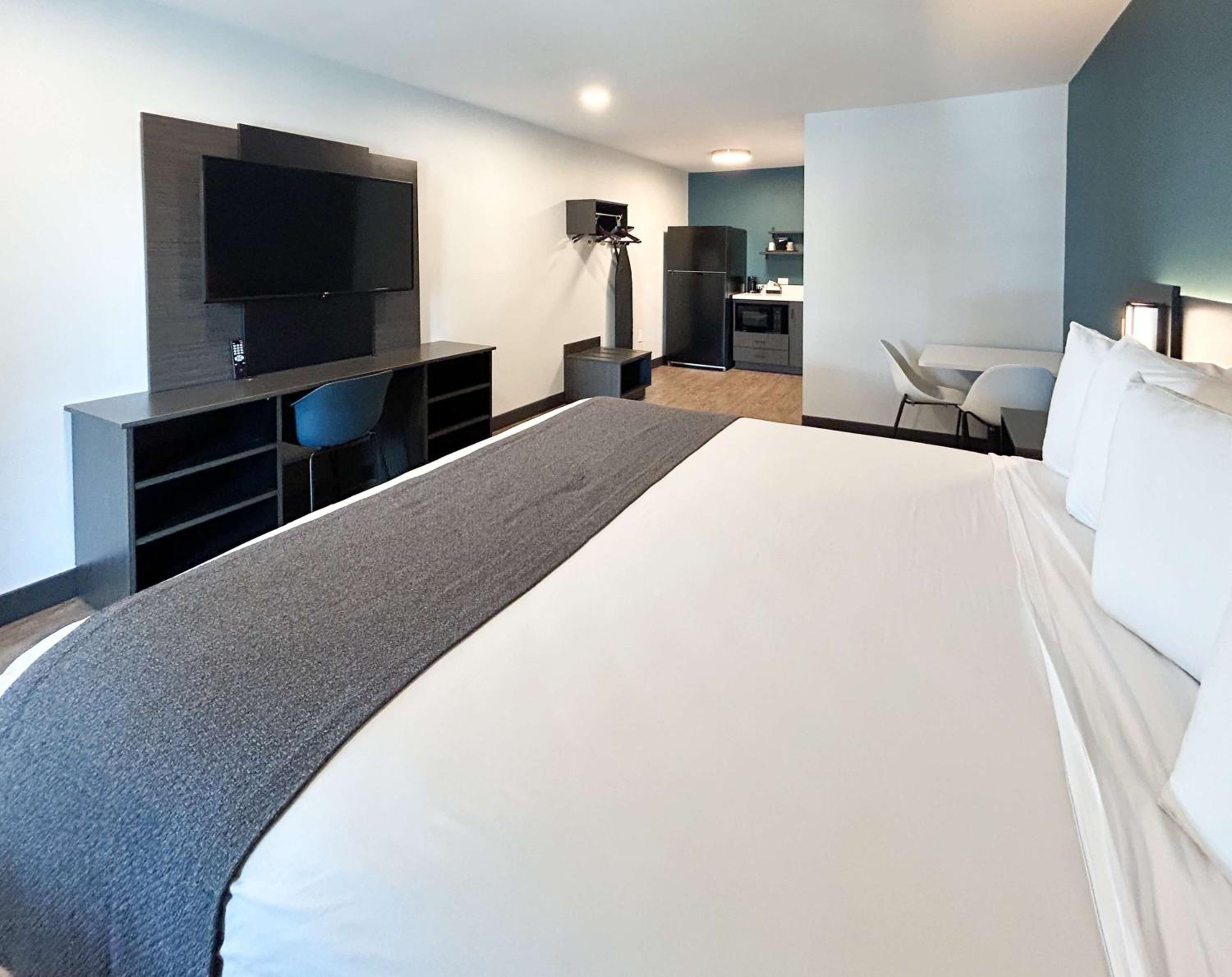 King Room - Disability Access - Non-Smoking