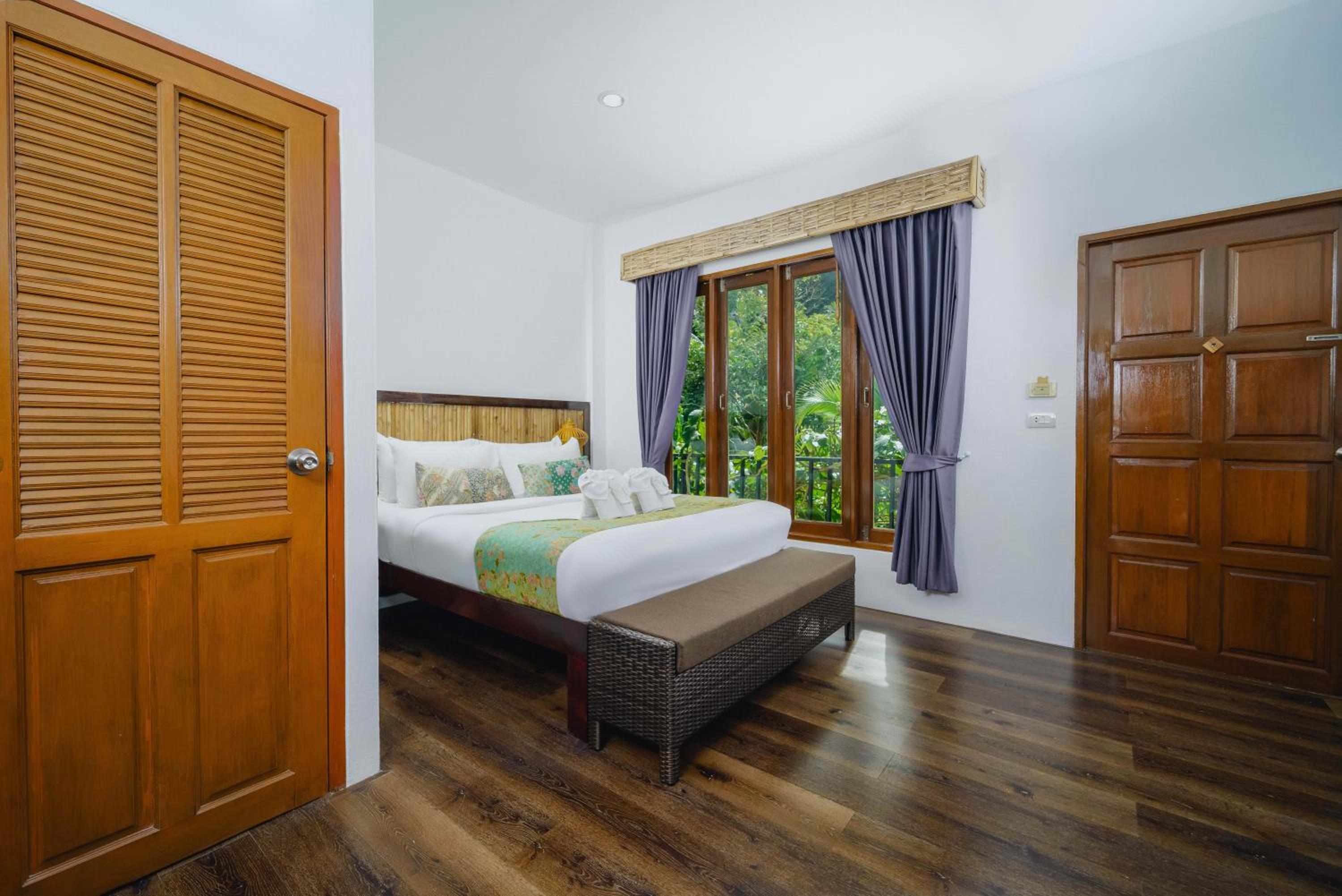 Deluxe Double with Balcony- Free Beach Shuttle