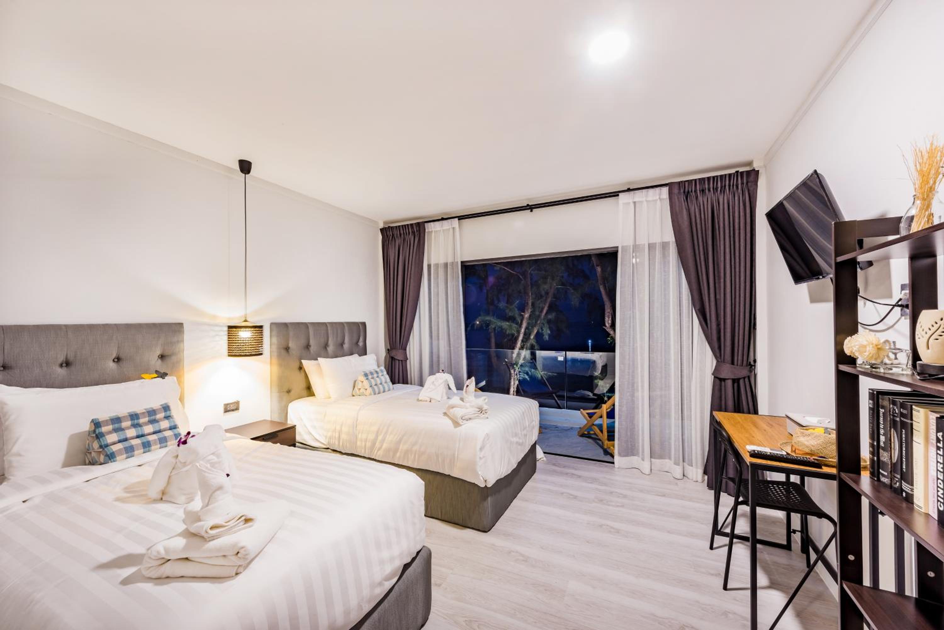 Superior Double or Twin Room with Sea View