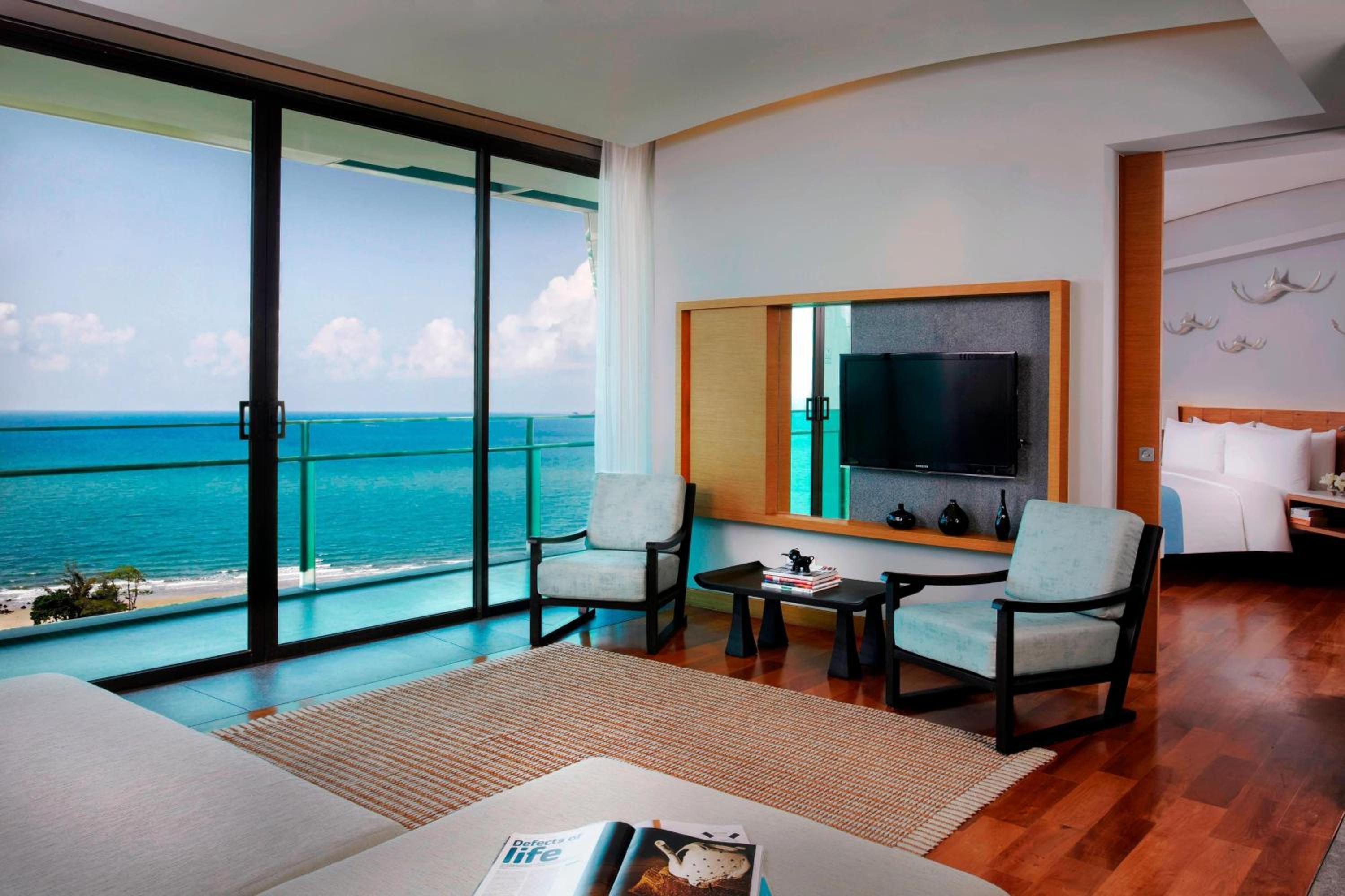 One-Bedroom King Suite with Ocean View