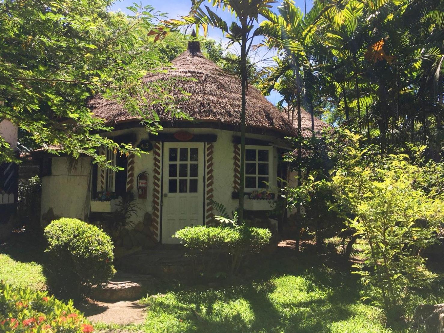 Bungalow (2 Adults)