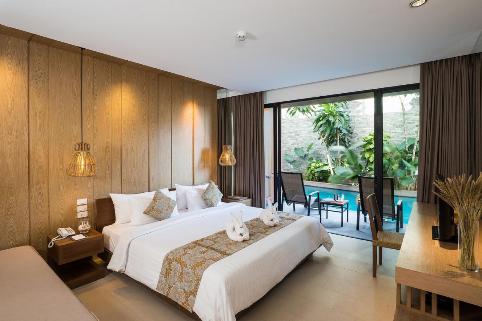 Pool Access Deluxe-Hillside