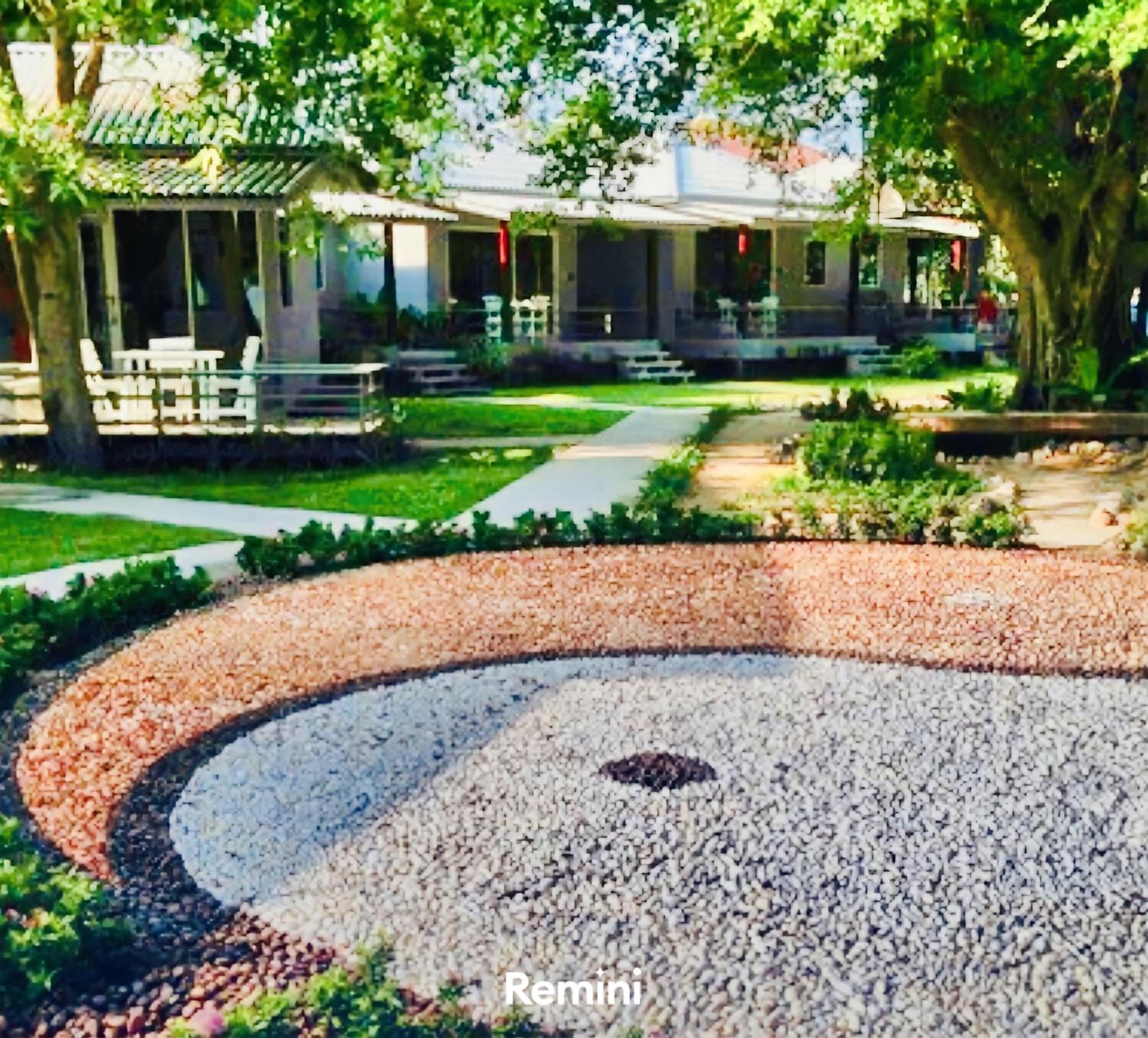 Deluxe Bungalow with Garden View