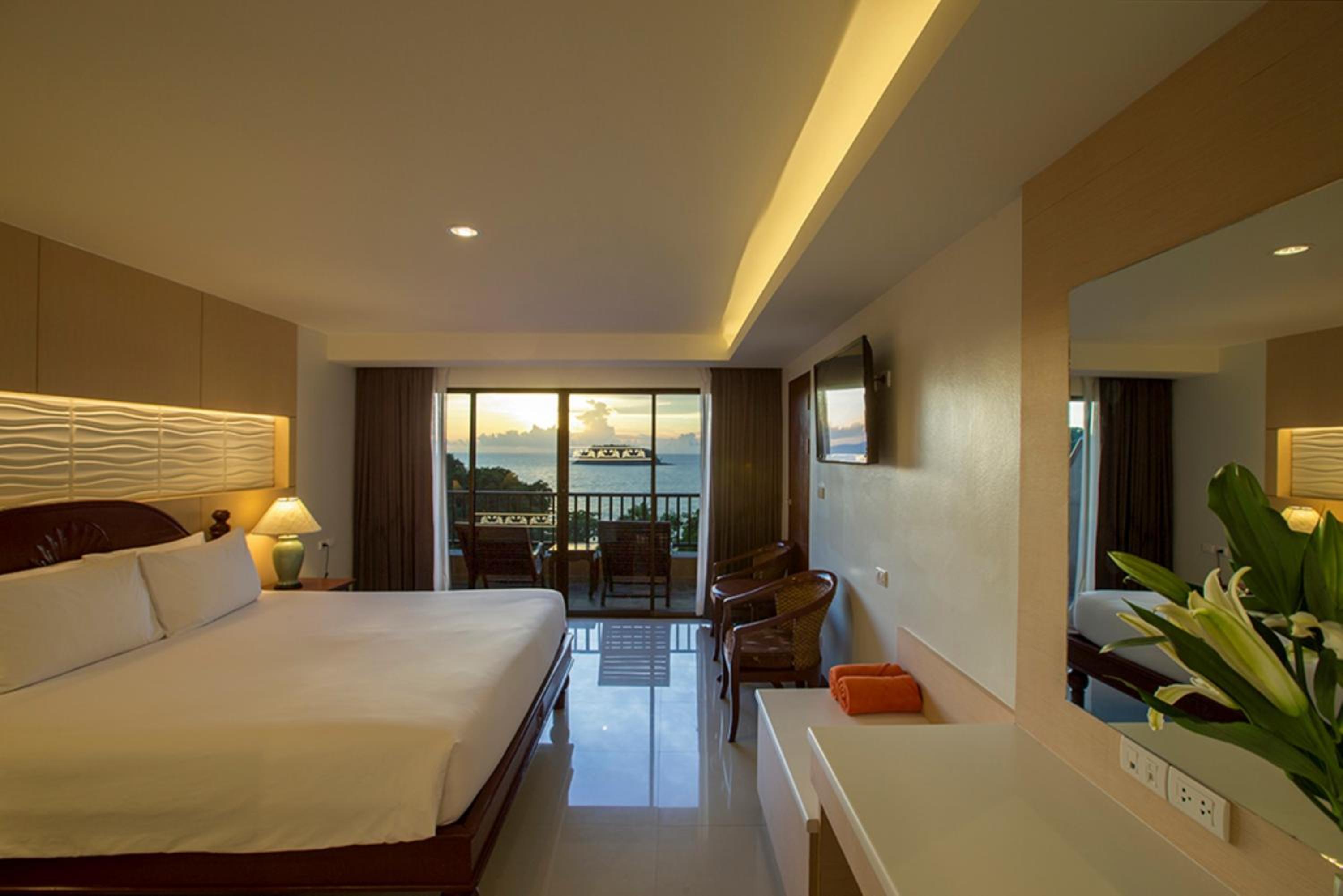 Deluxe Double or Twin Room with Sea View