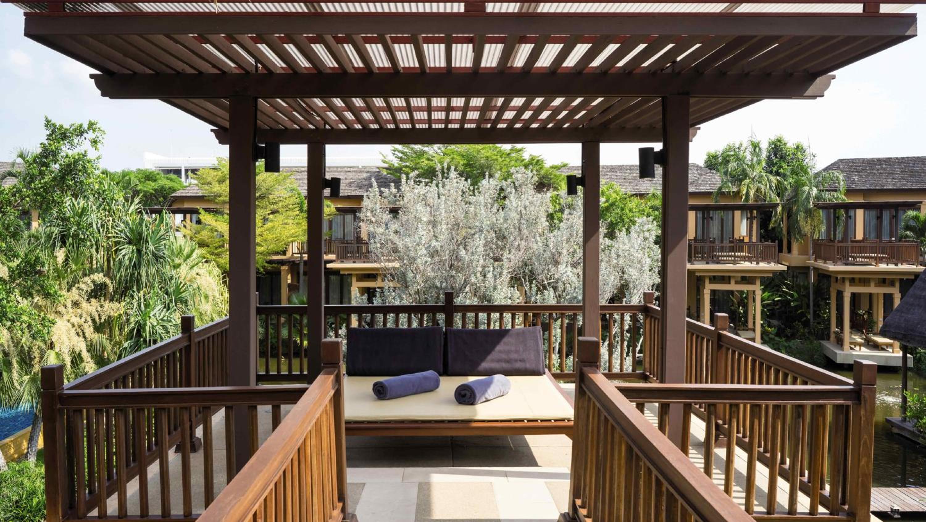 King Suite with Terrace and Lagoon View