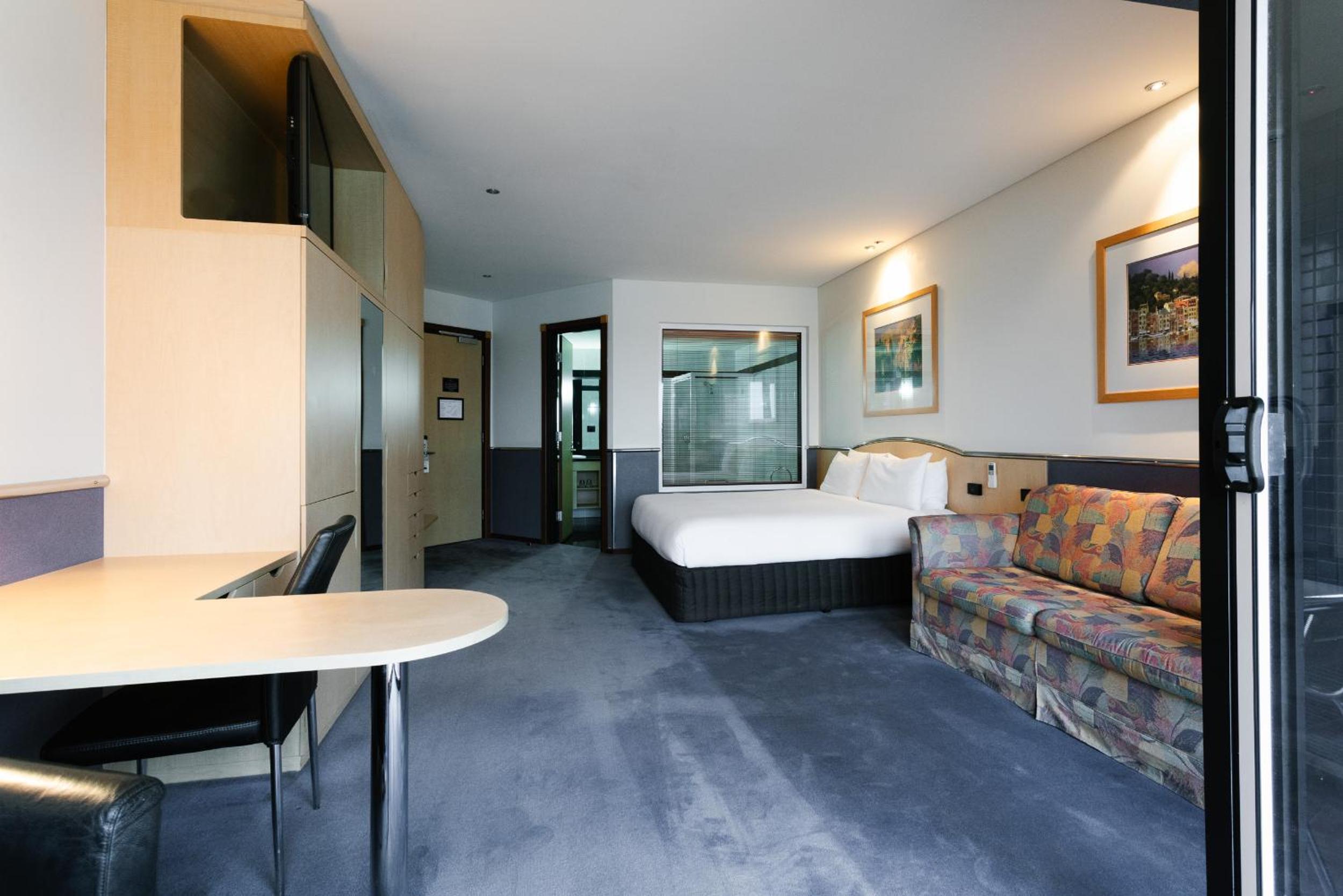 Executive Suite with Spa Bath