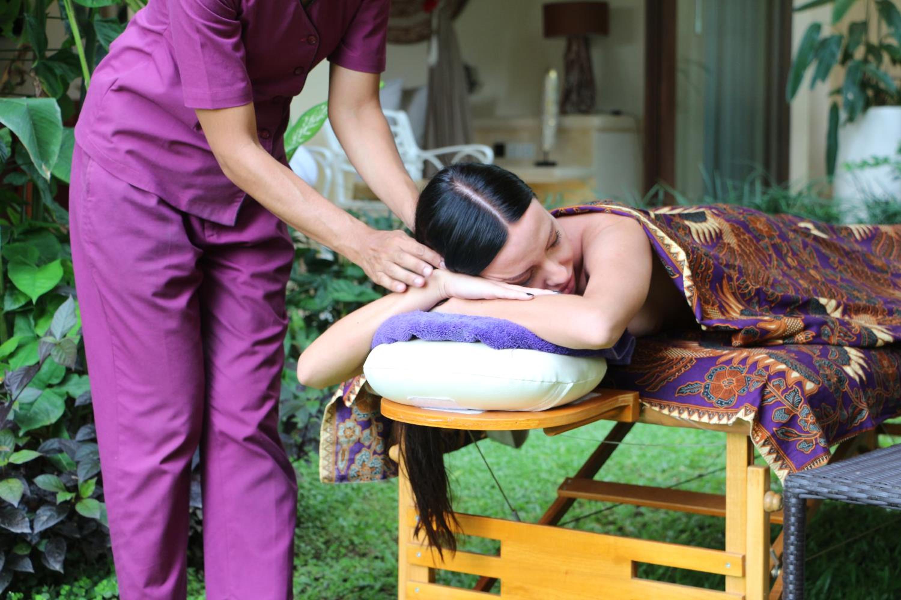 Panoramic Jacuzzi Corner Suite  with Free Daily Sunset Yoga and Afternoon Tea