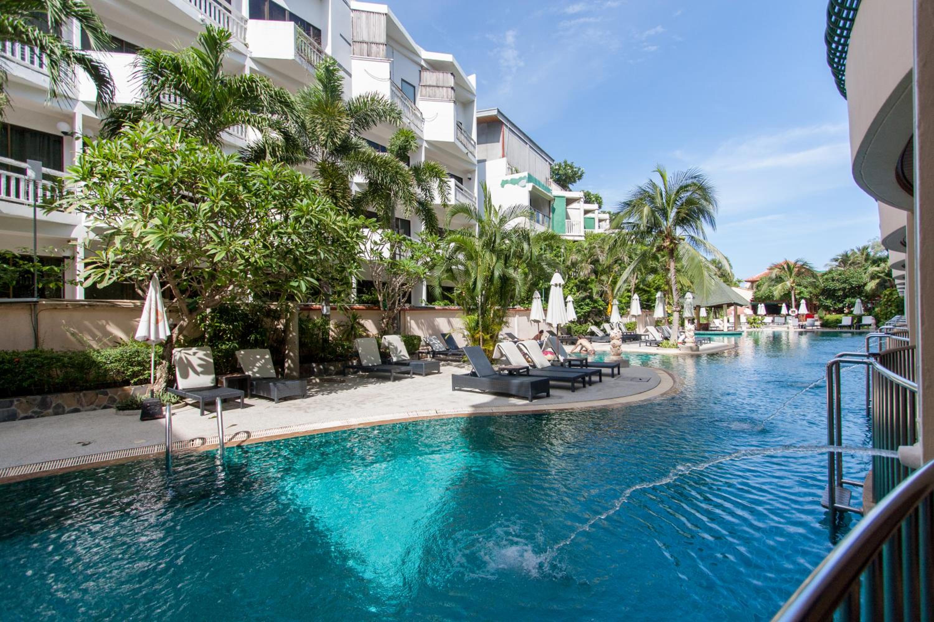 Deluxe Double or Twin Room with Pool Access