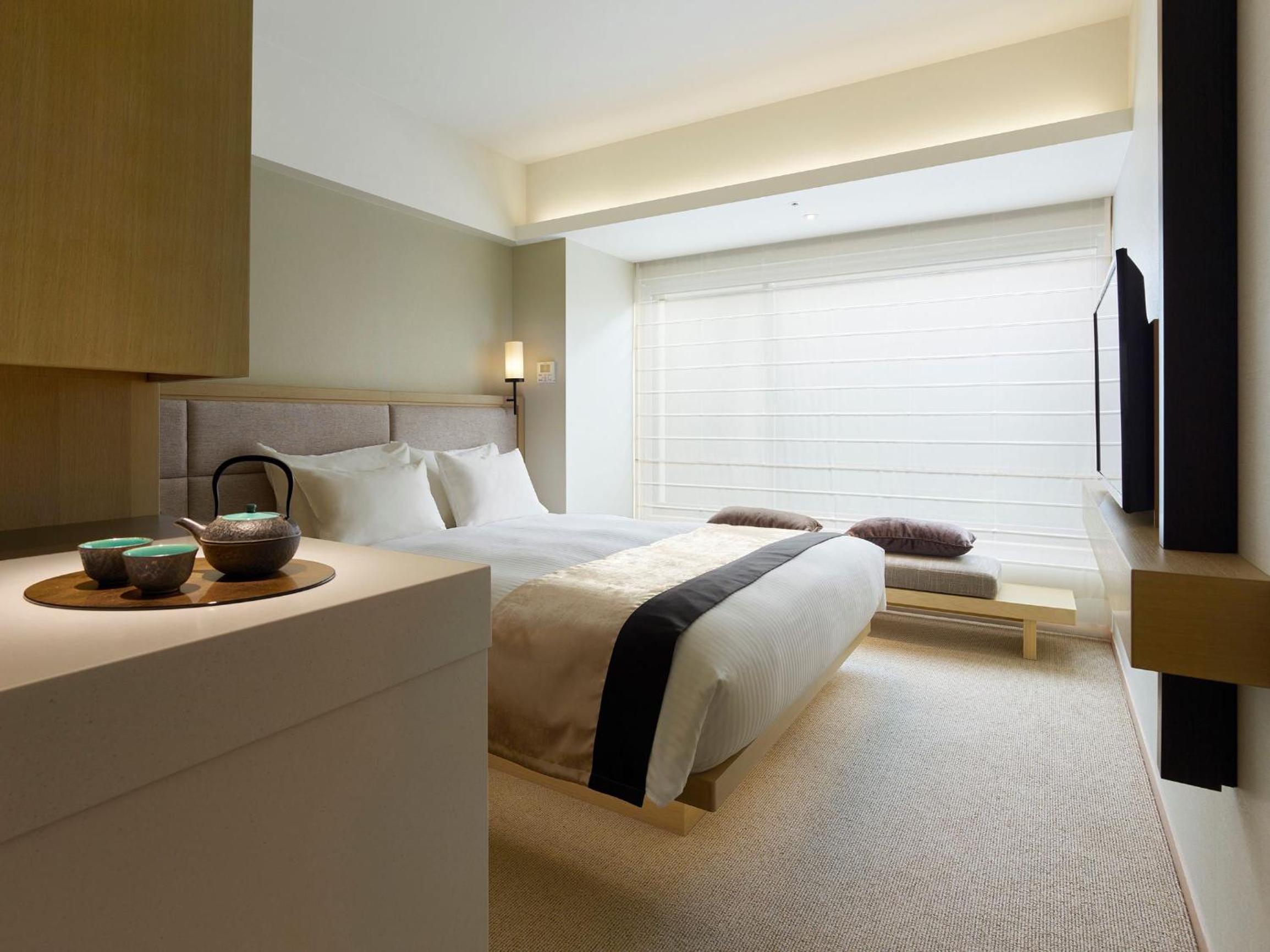 Moderate Queen Room - Non-Smoking