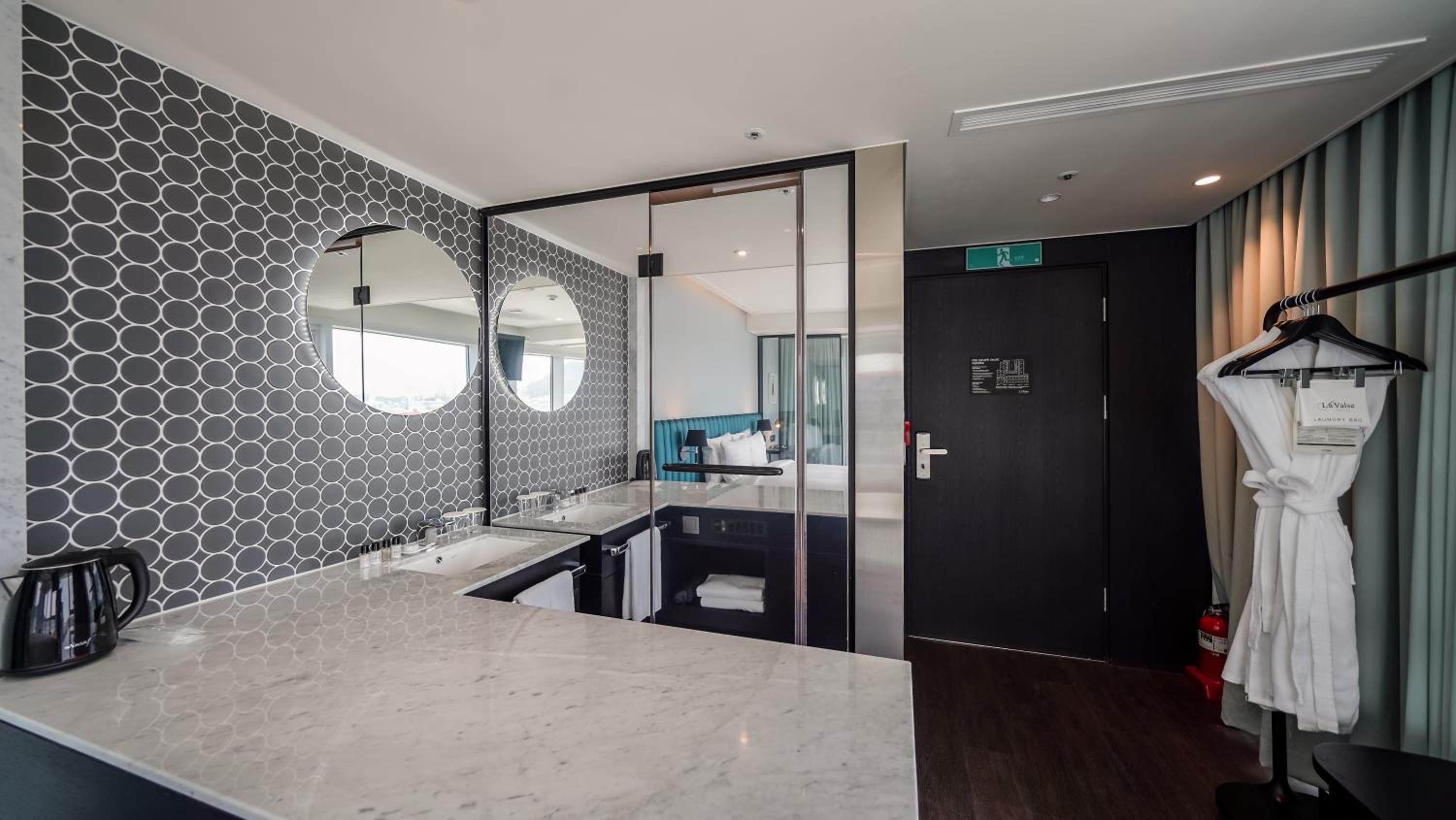 Corner Double Room with Ocean View