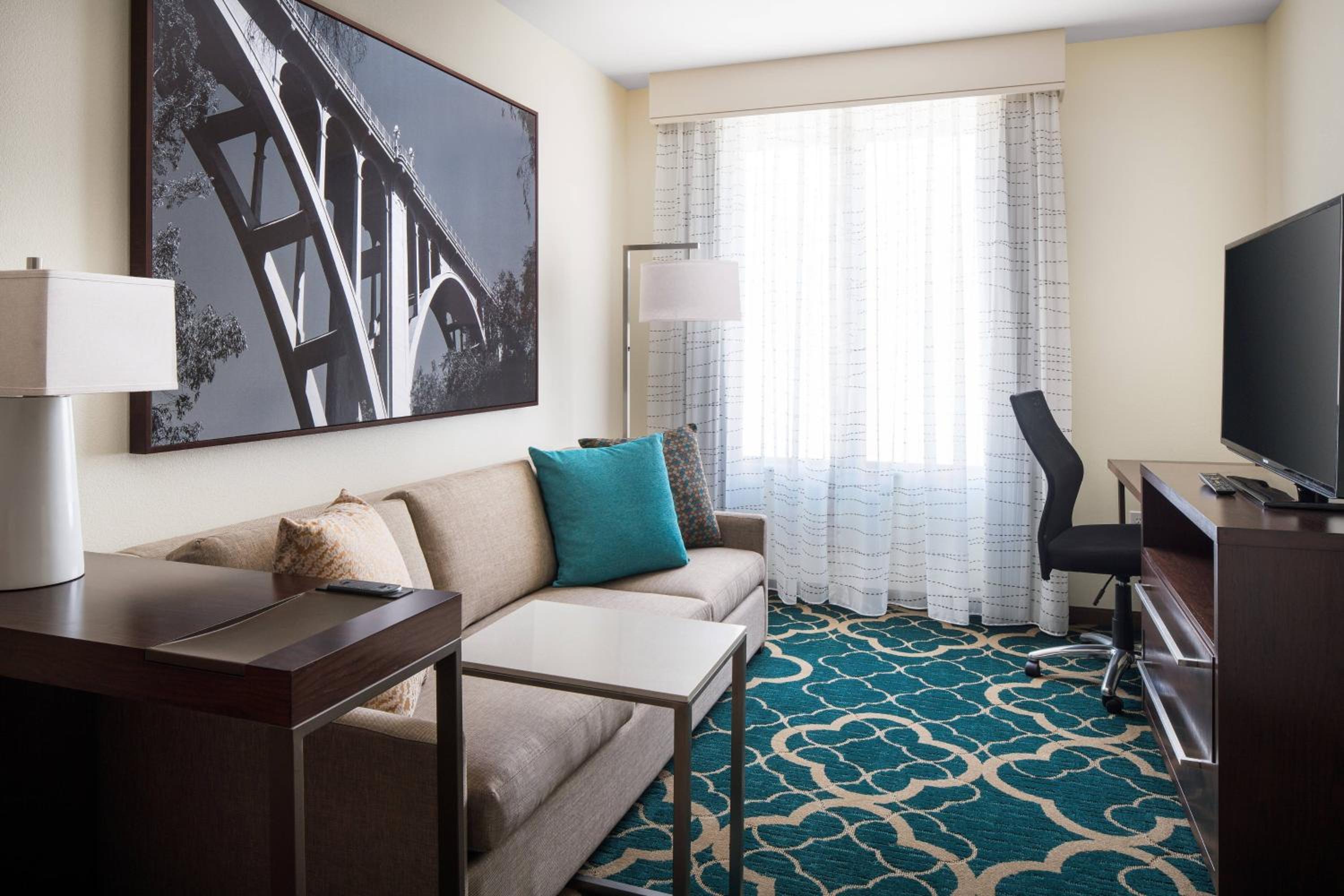 One-Bedroom King Suite with Sofa Bed and Roll-in Shower - Mobility and Hearing Accessible