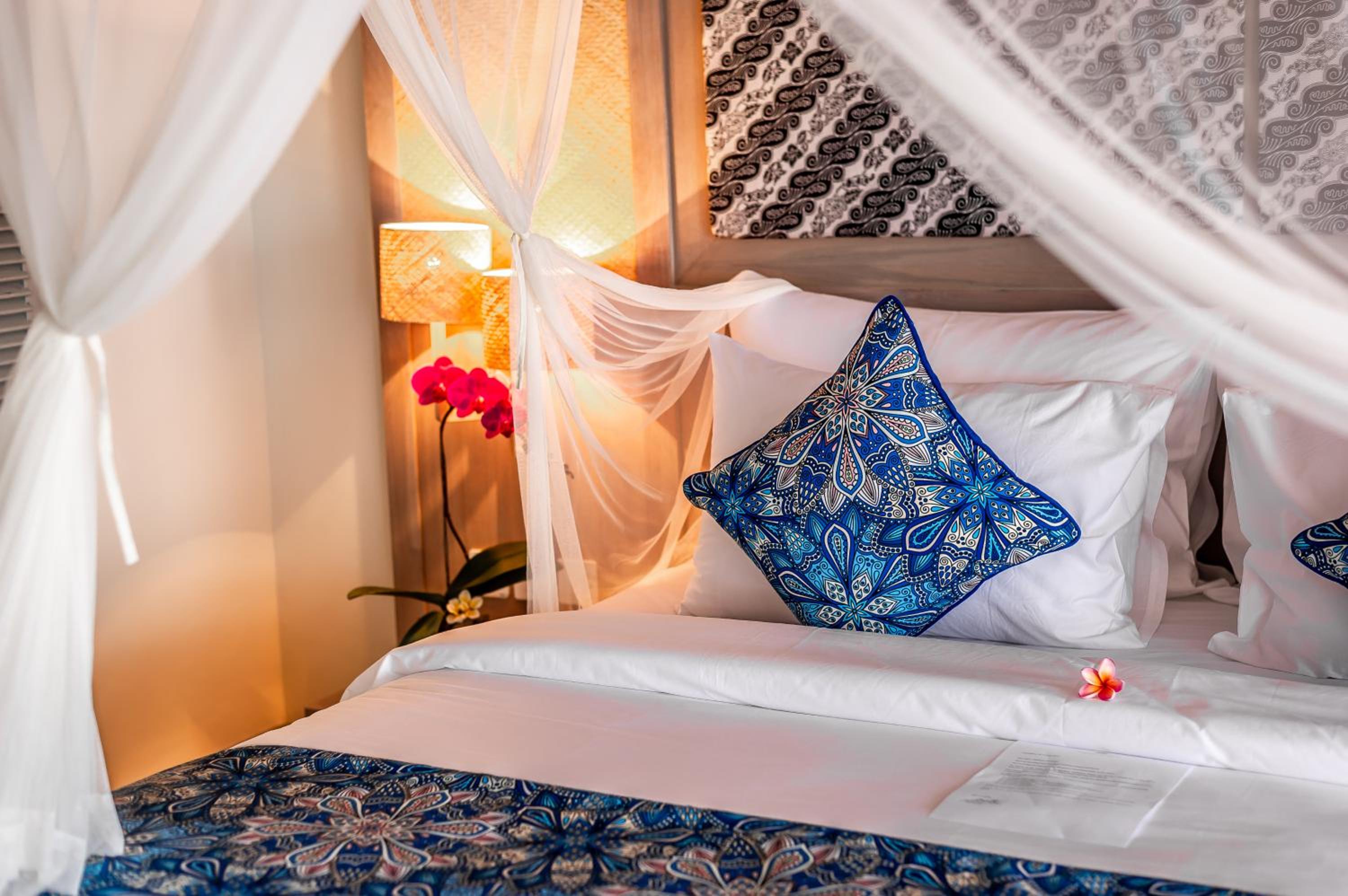 Grand Premier Ocean View with Shuttle Denpasar - Candidasa - Denpasar
