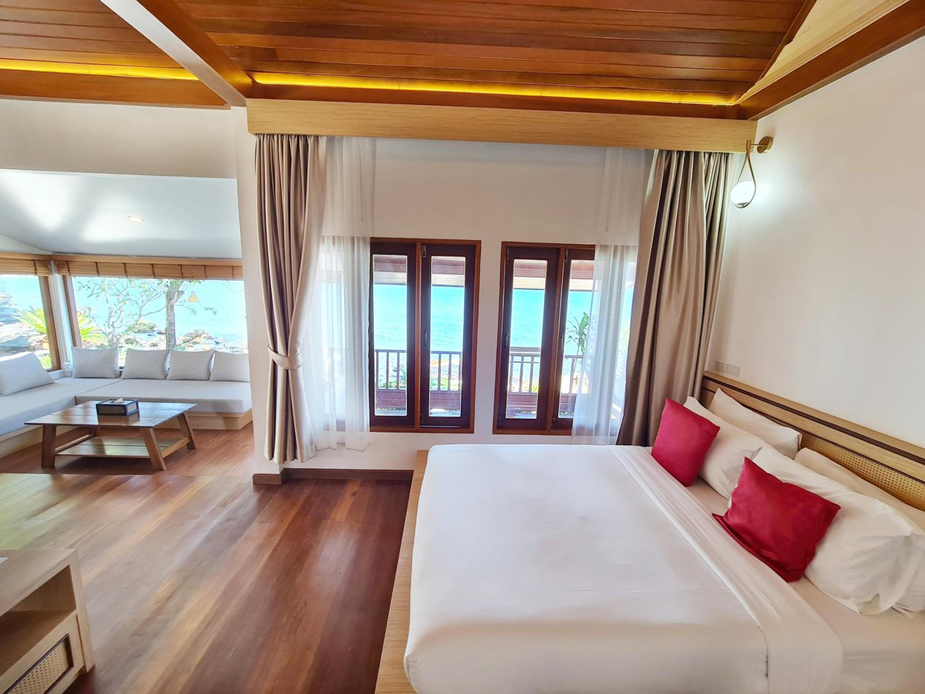 Suite with Sea View