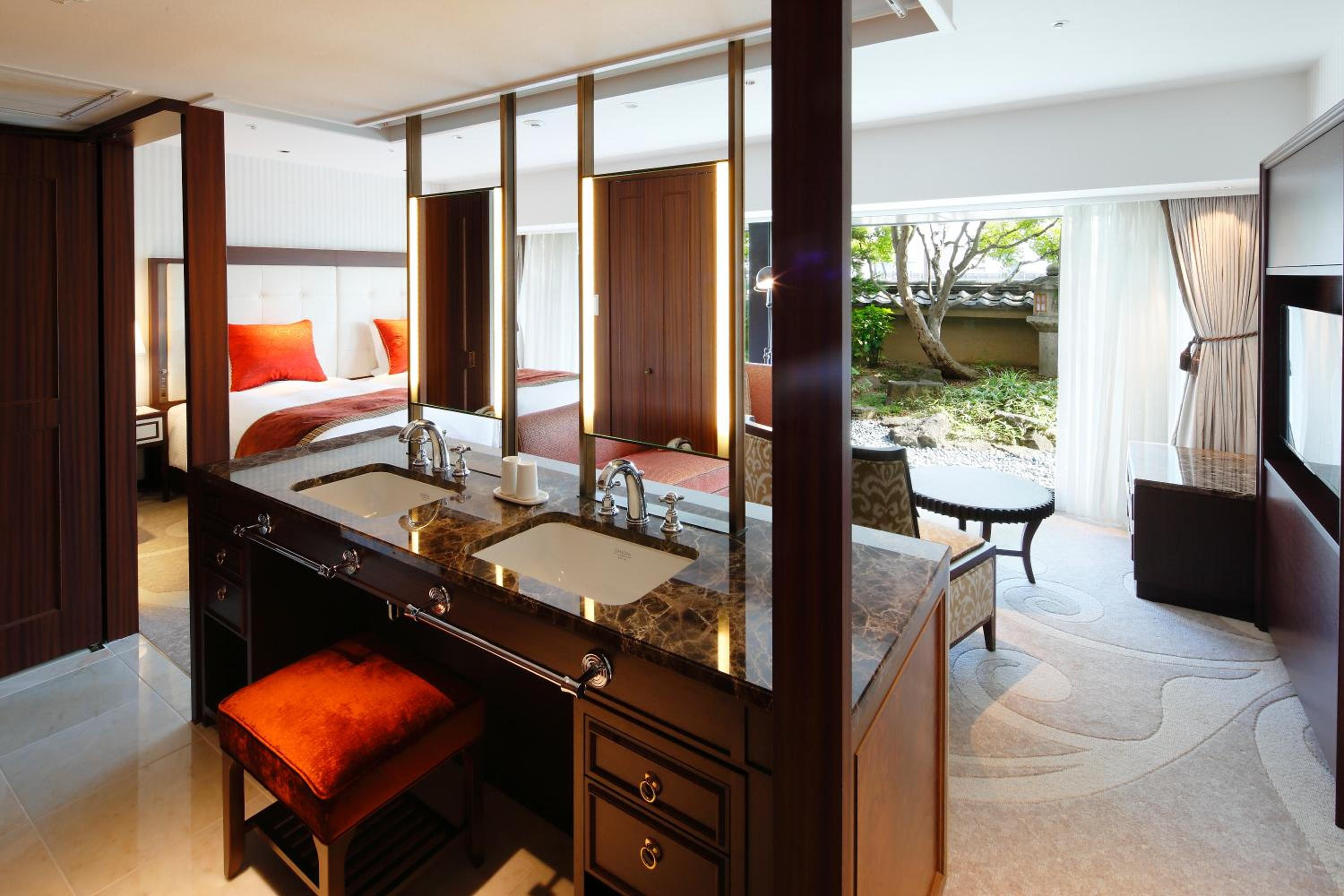 Junior Suite - Non- Smoking