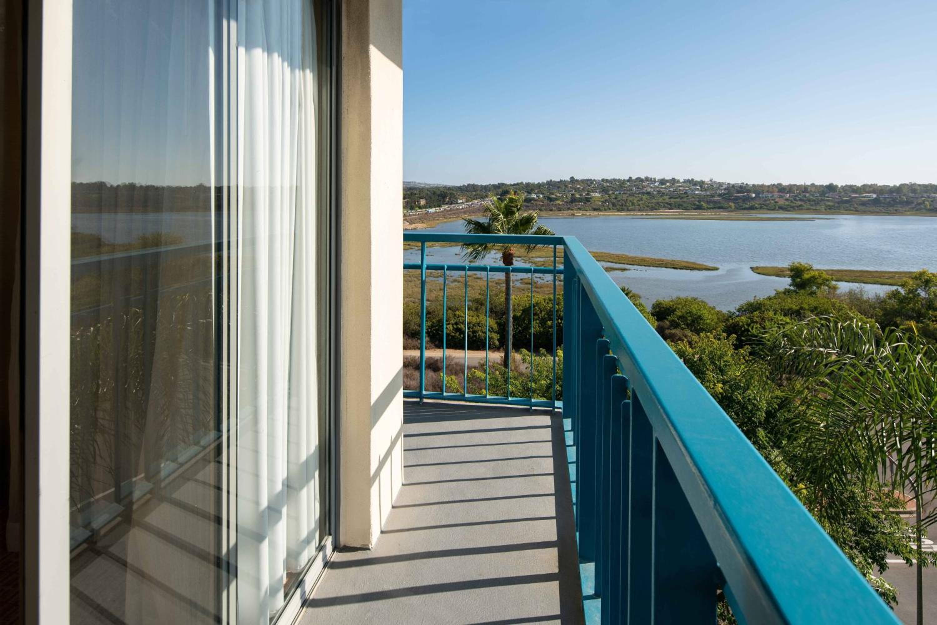 One-Bedroom King Suite with Bay View