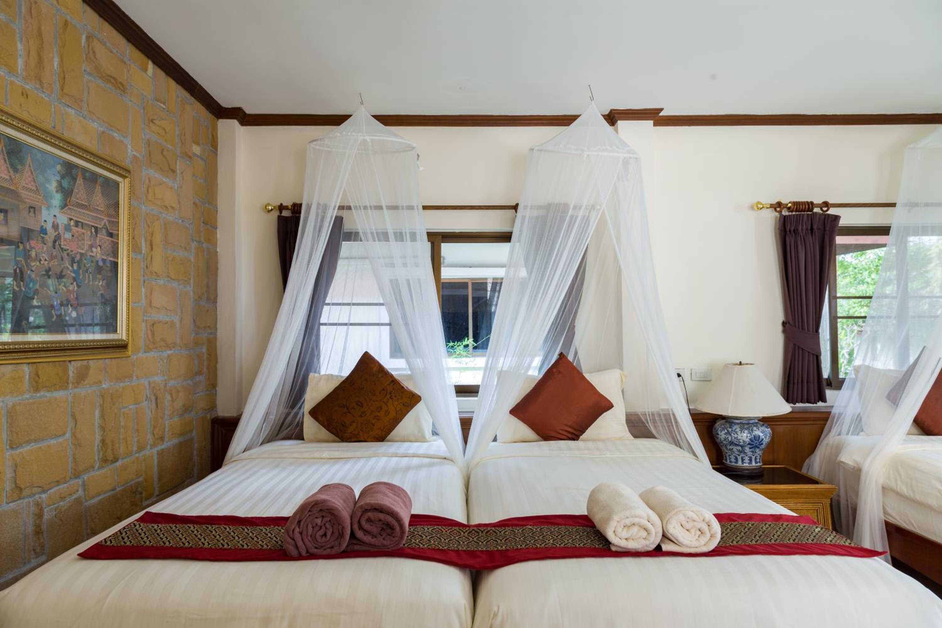 Deluxe Family Room