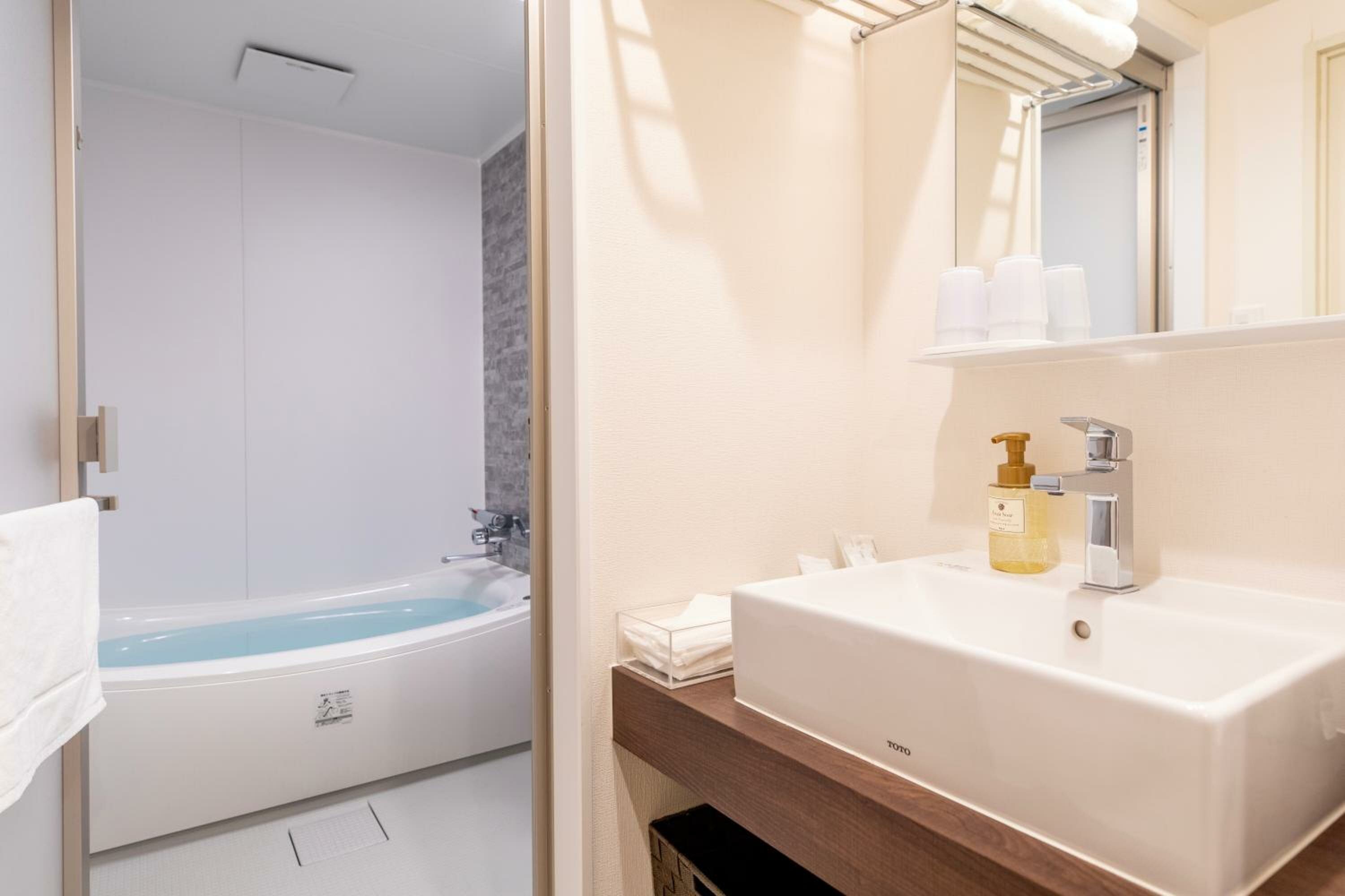 Deluxe Quadruple Room (6F-10F) with Mt.Fuji View - Non-Smoking - Upper Floor	