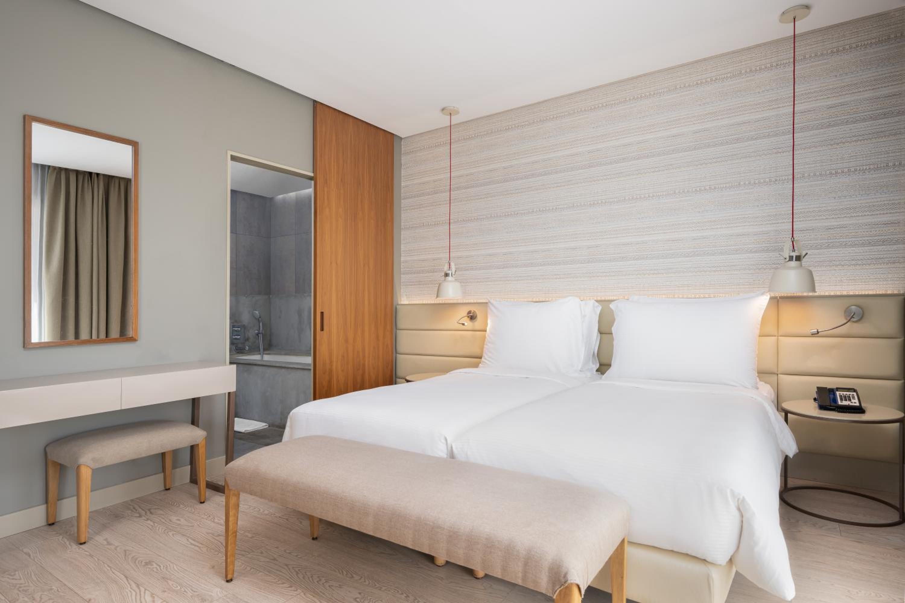 Junior Suite - Pool view - Balcony