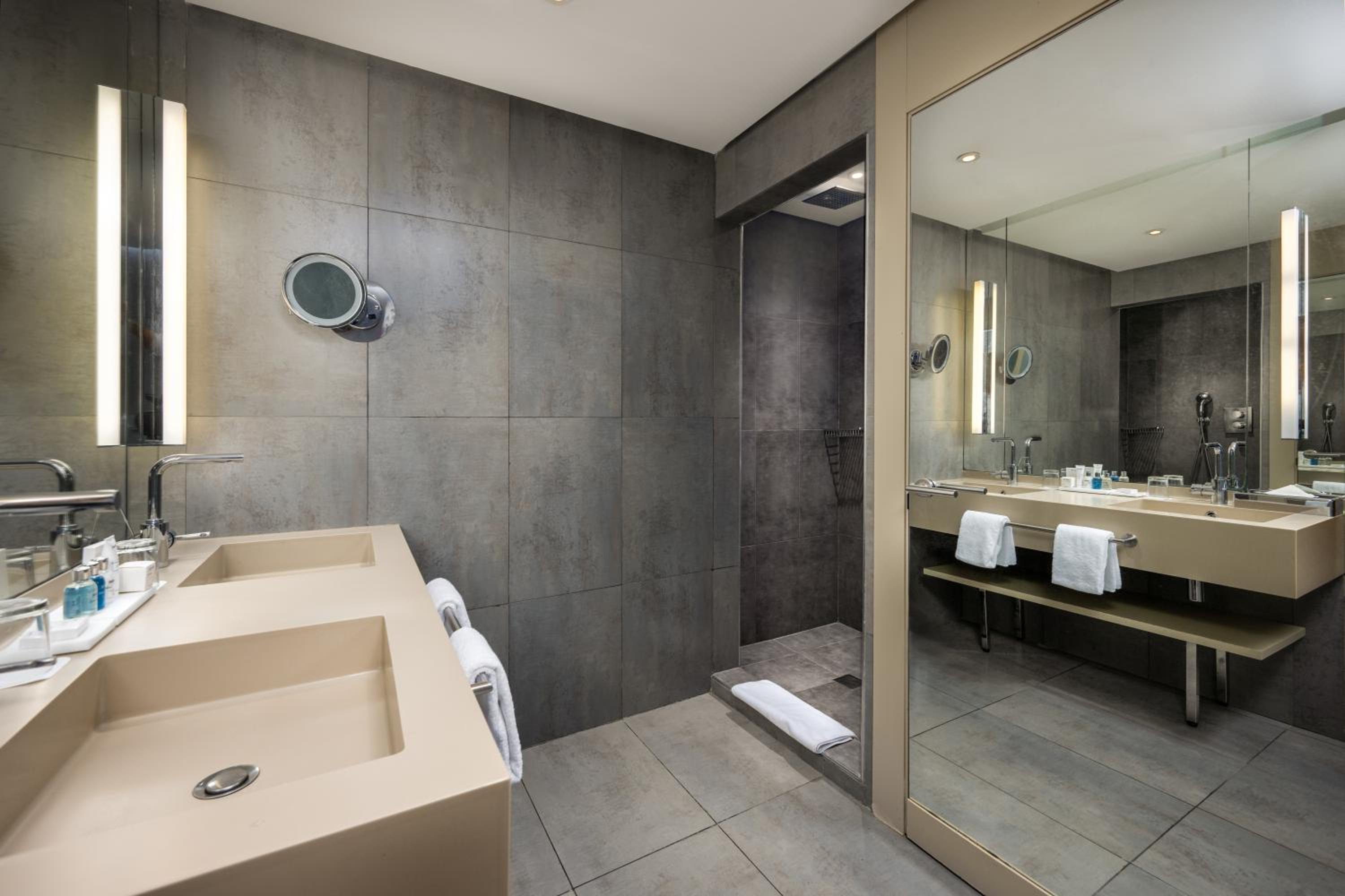 Junior Suite - Pool view - Balcony