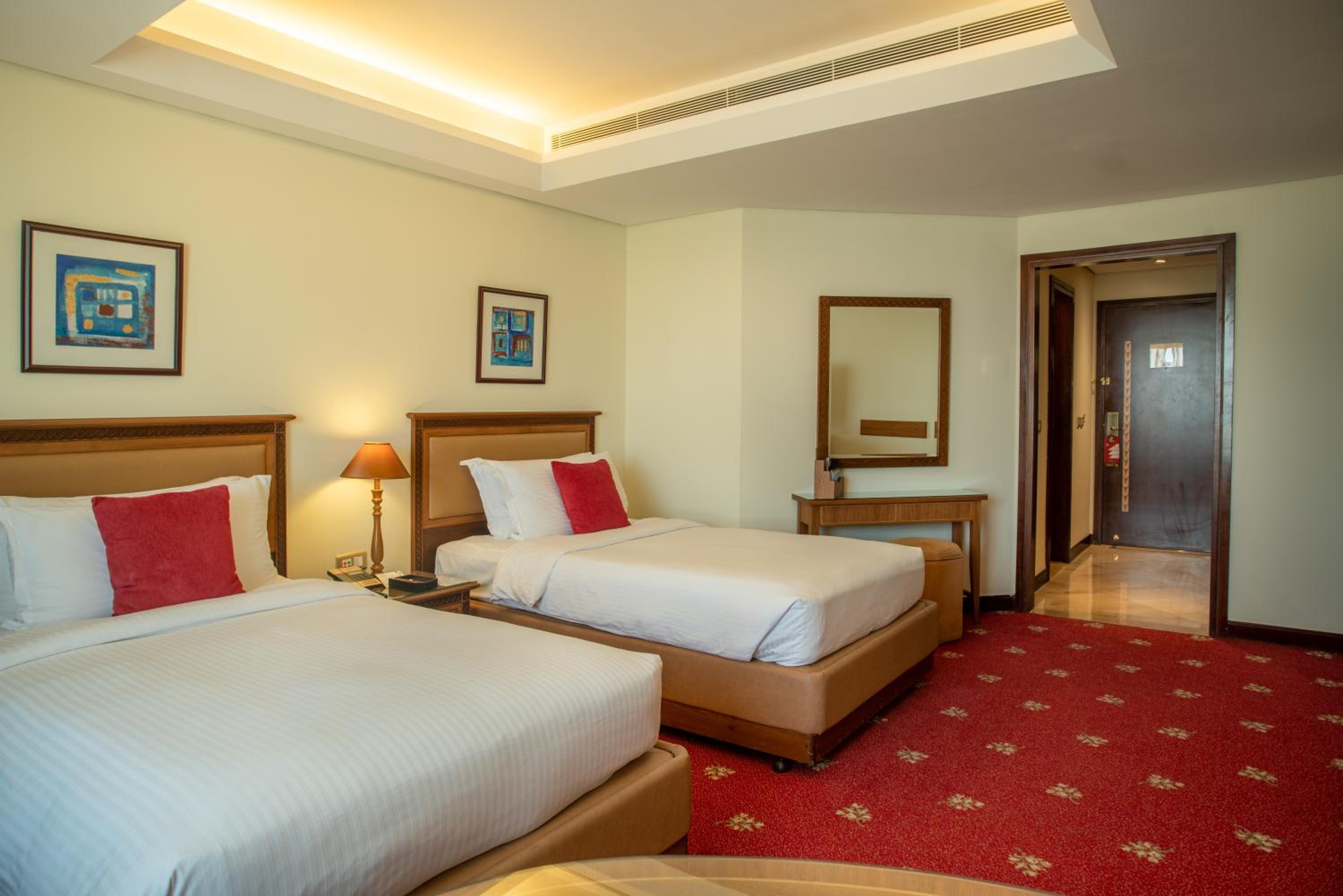 Deluxe Room Twin Beds