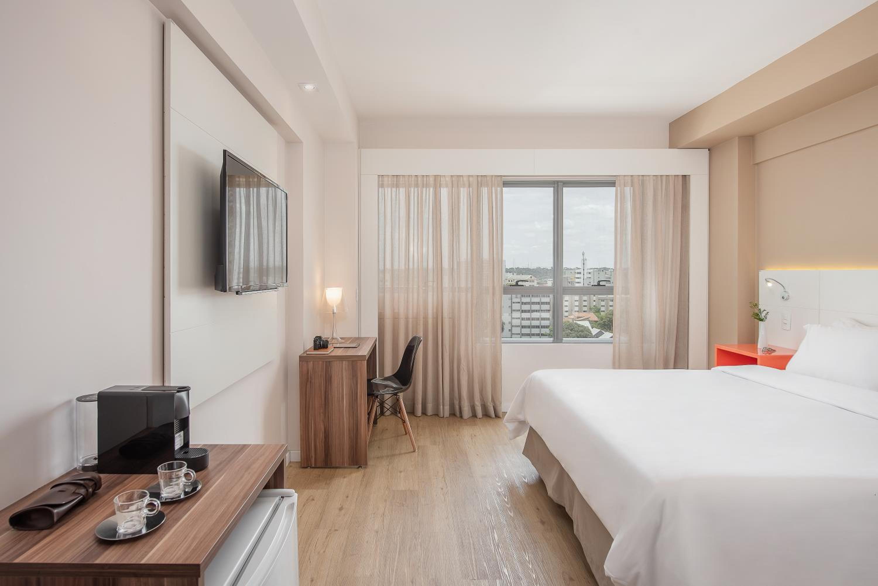 Premium Double - 1 Queen Bed