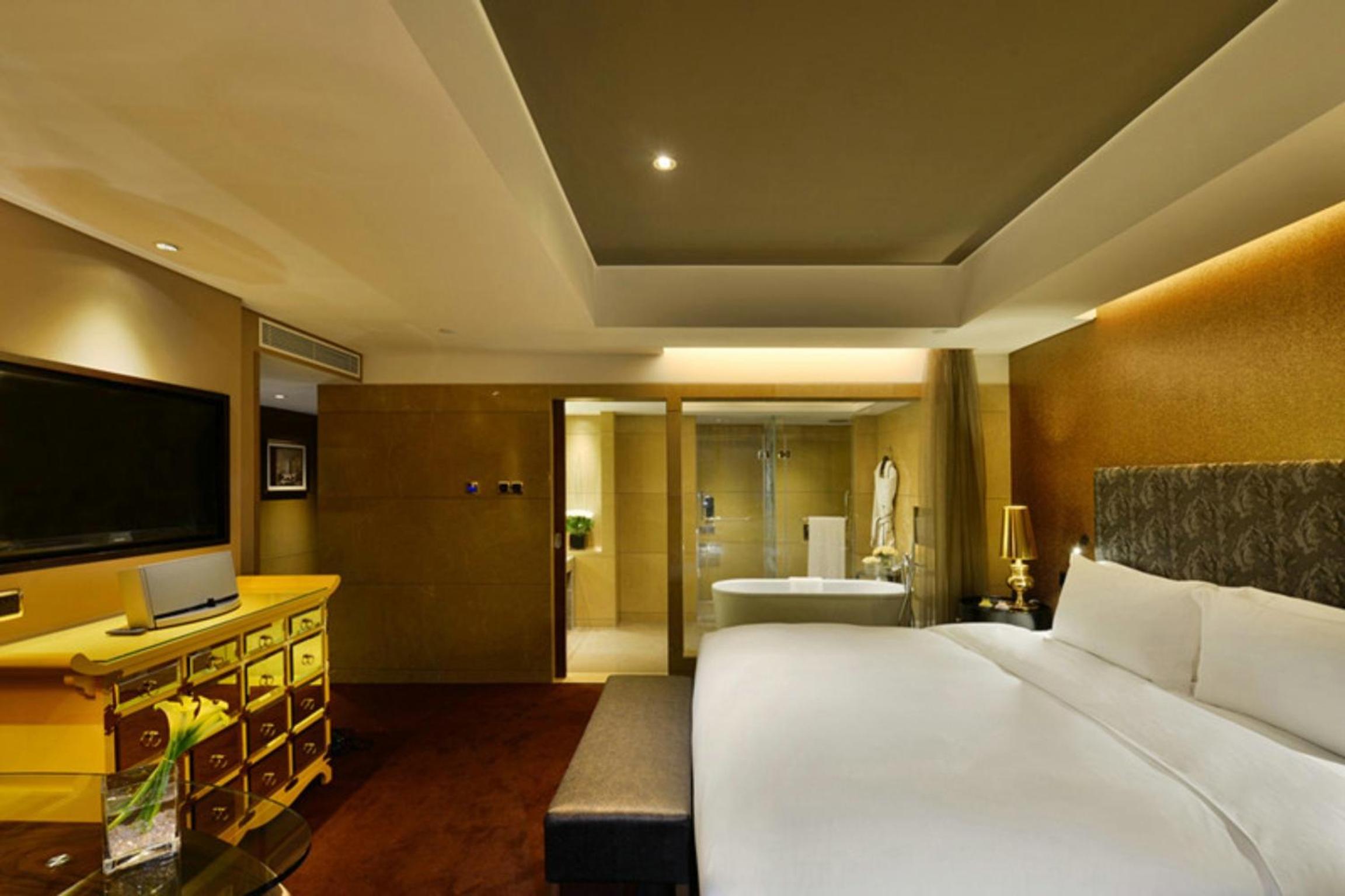 LUXURY ROOM with 1 King Size Bed, Club Millésime Access