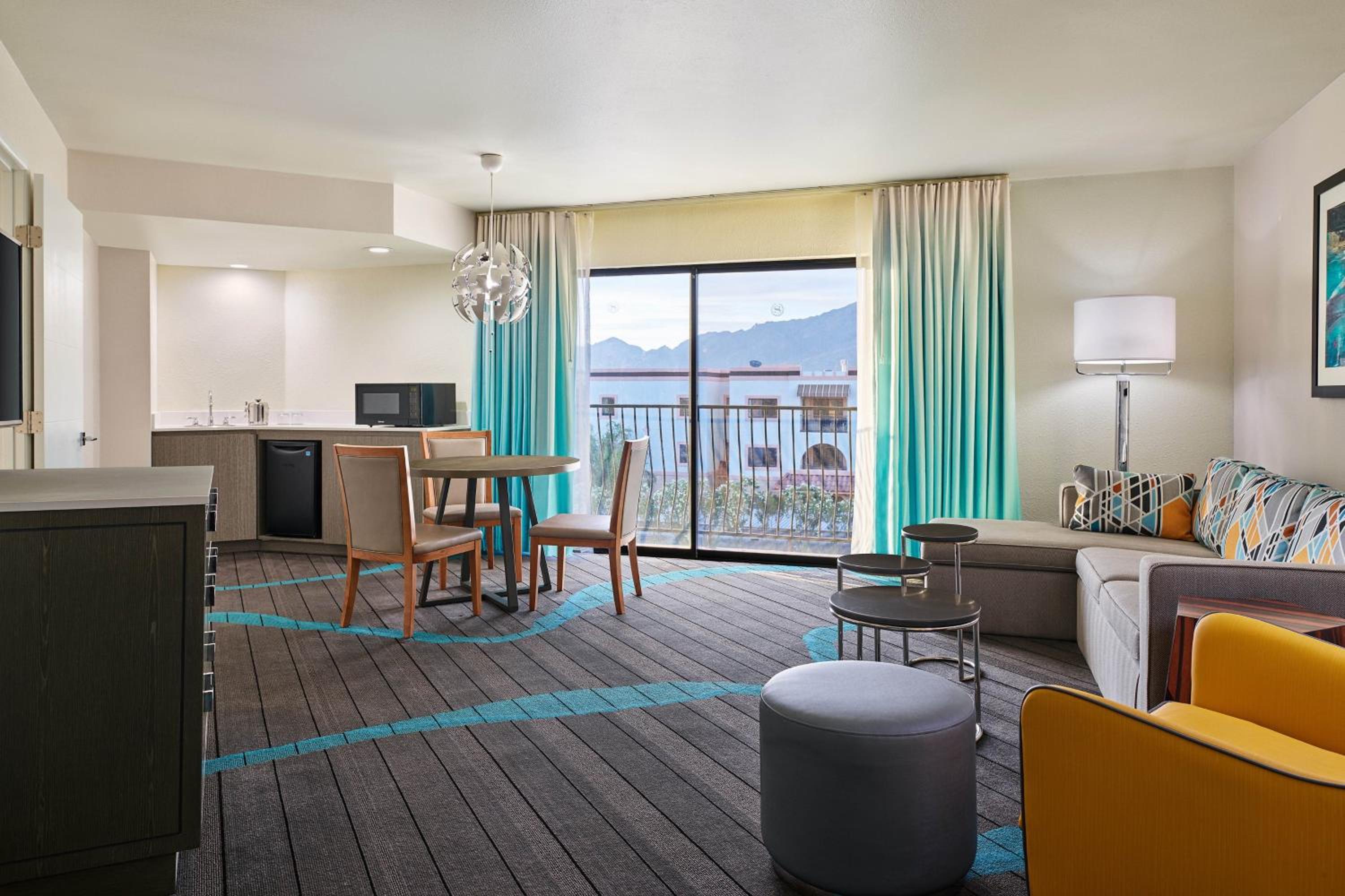 Executive Suite with Two Double with Sofa Bed - Corner room