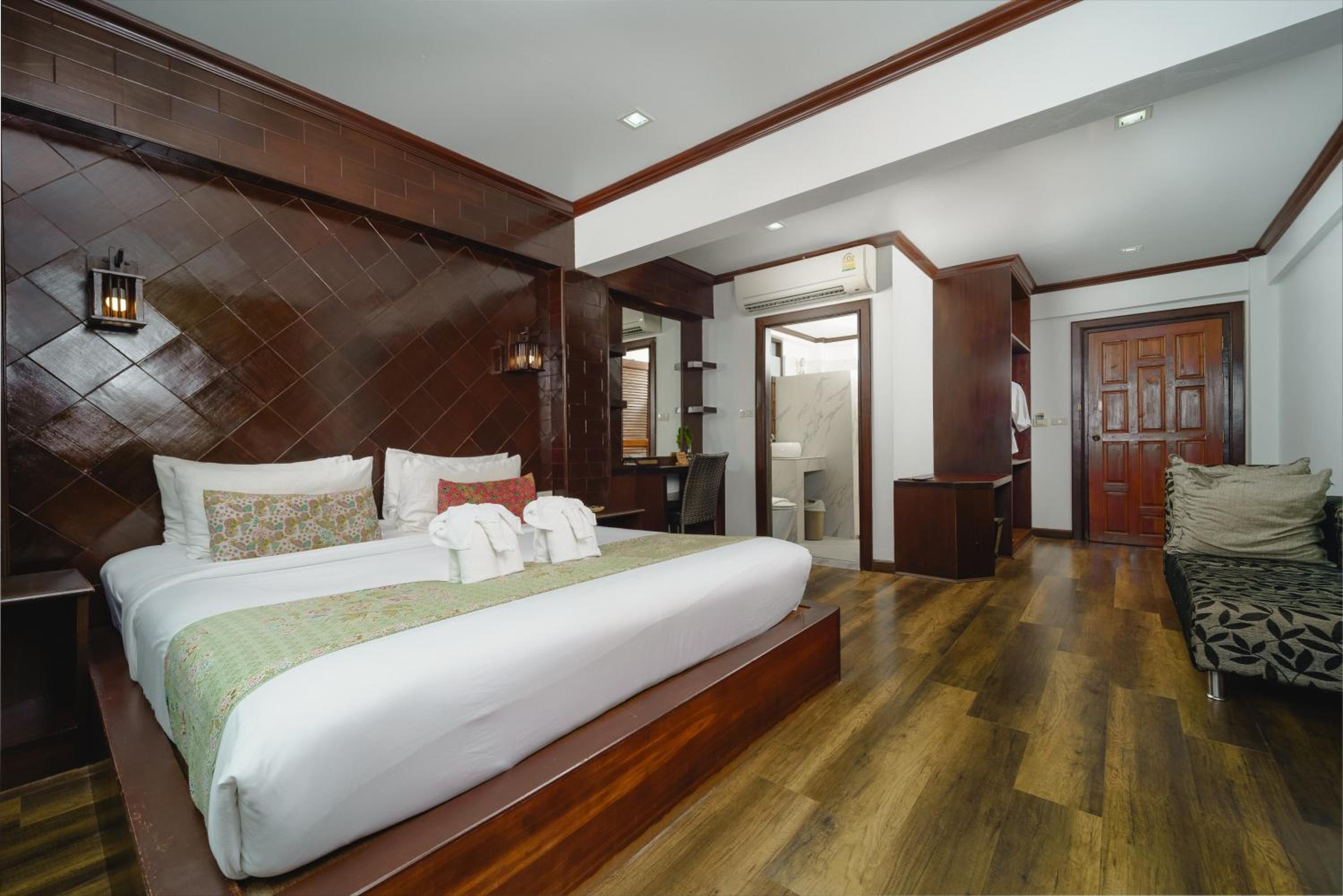 Superior Double- Free Beach Shuttle