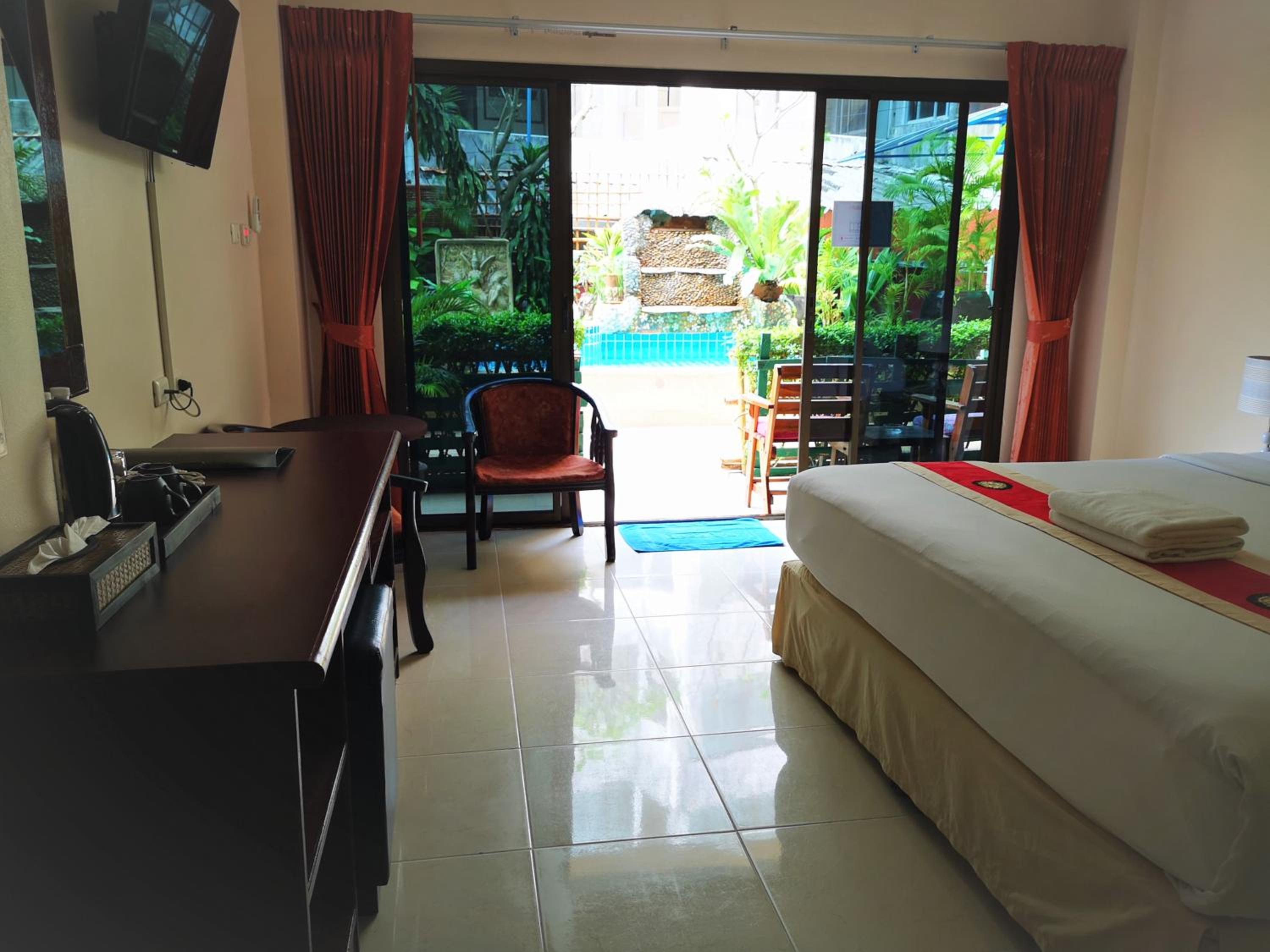Deluxe Double Room with Pool Access