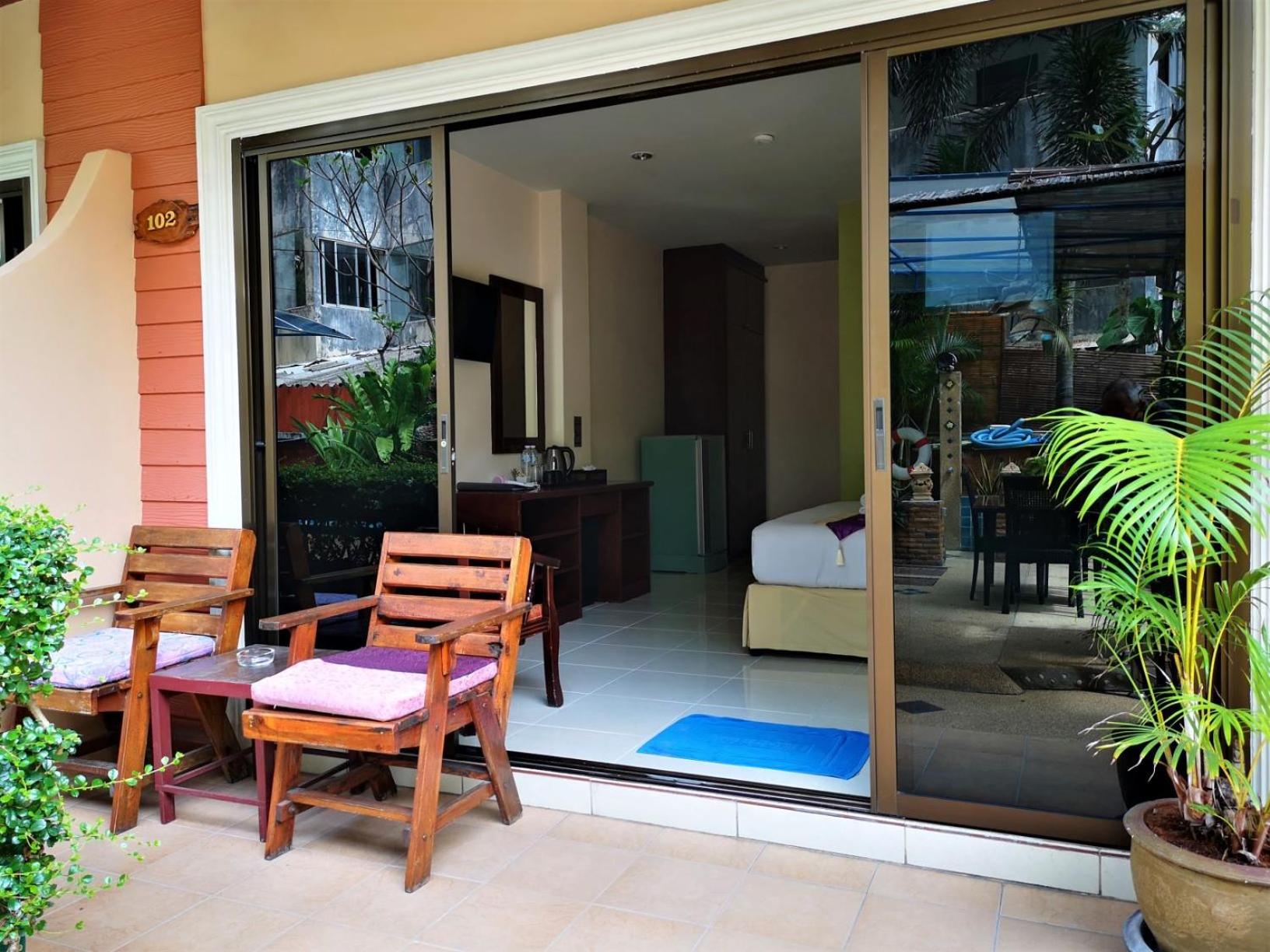 Deluxe Double Room with Pool Access