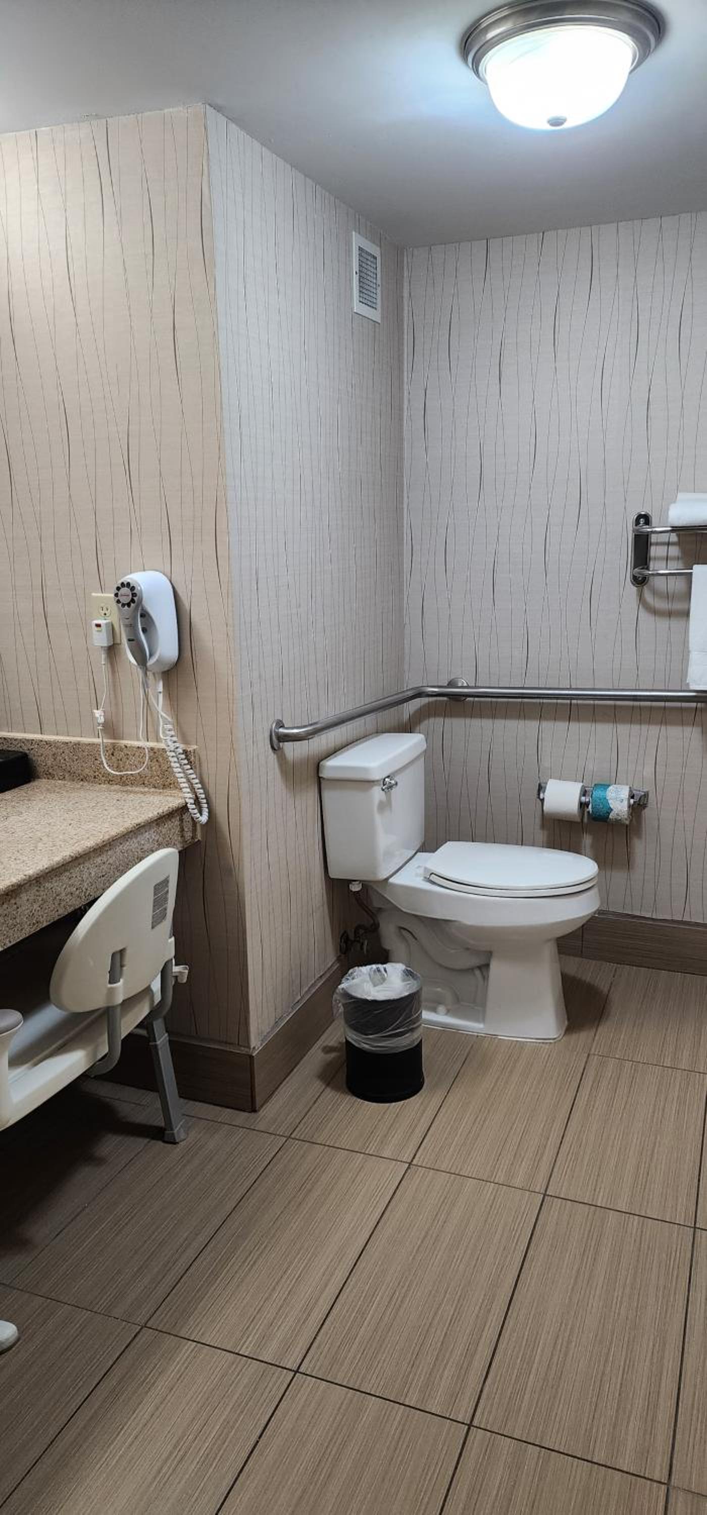 Queen Room With Two Queen Beds - Mobility Access/Non-Smoking