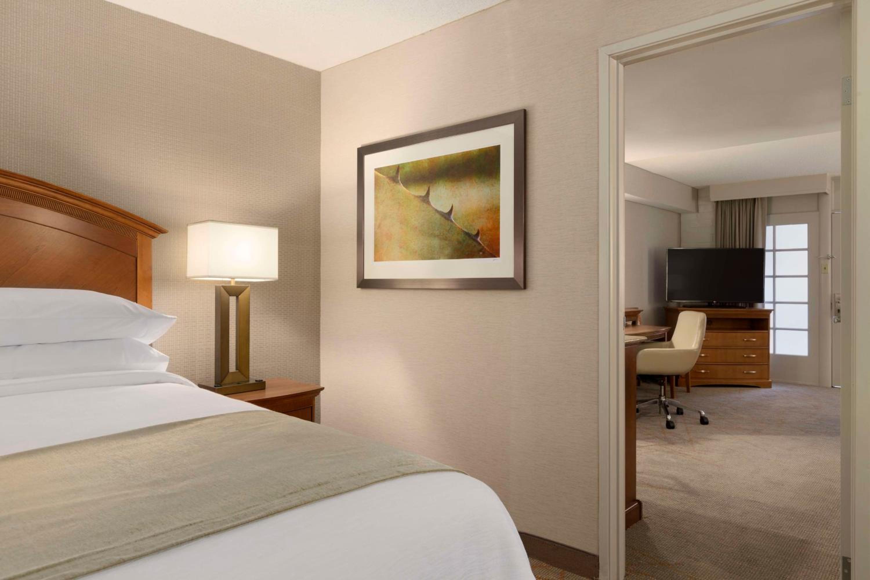 King Suite - Non-Smoking