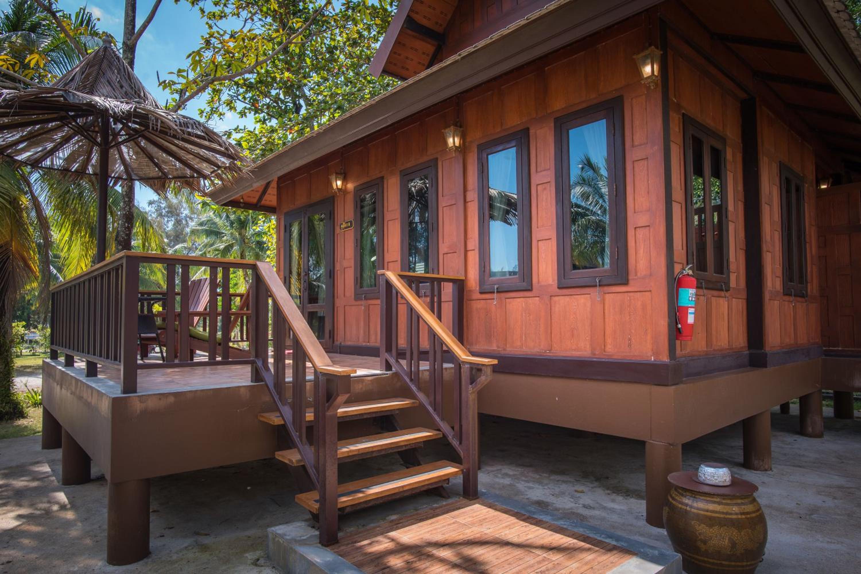 Villa with Garden View