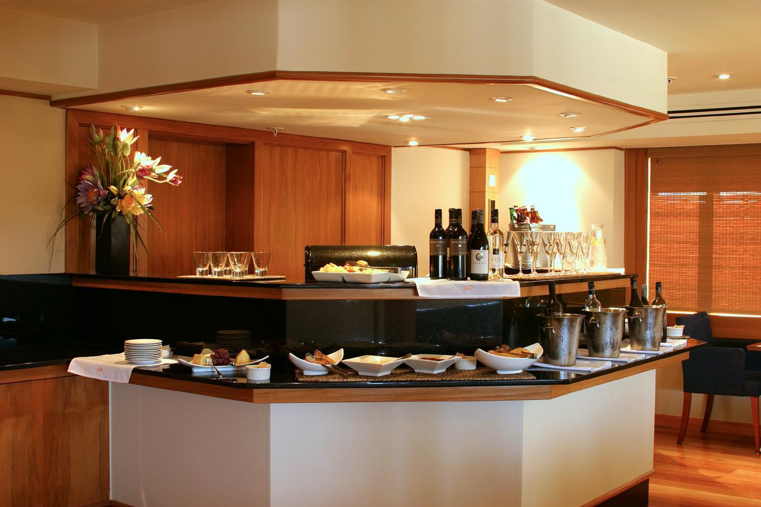 Club 1 King with Club Lounge Access